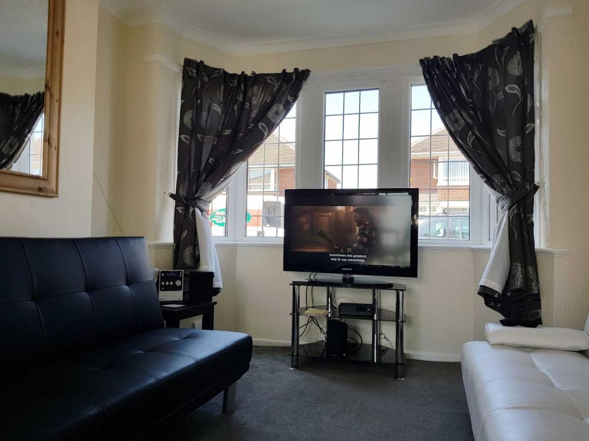 Blackpoolholidaylets Salmesbury Avenue Families And Contractors only view 4
