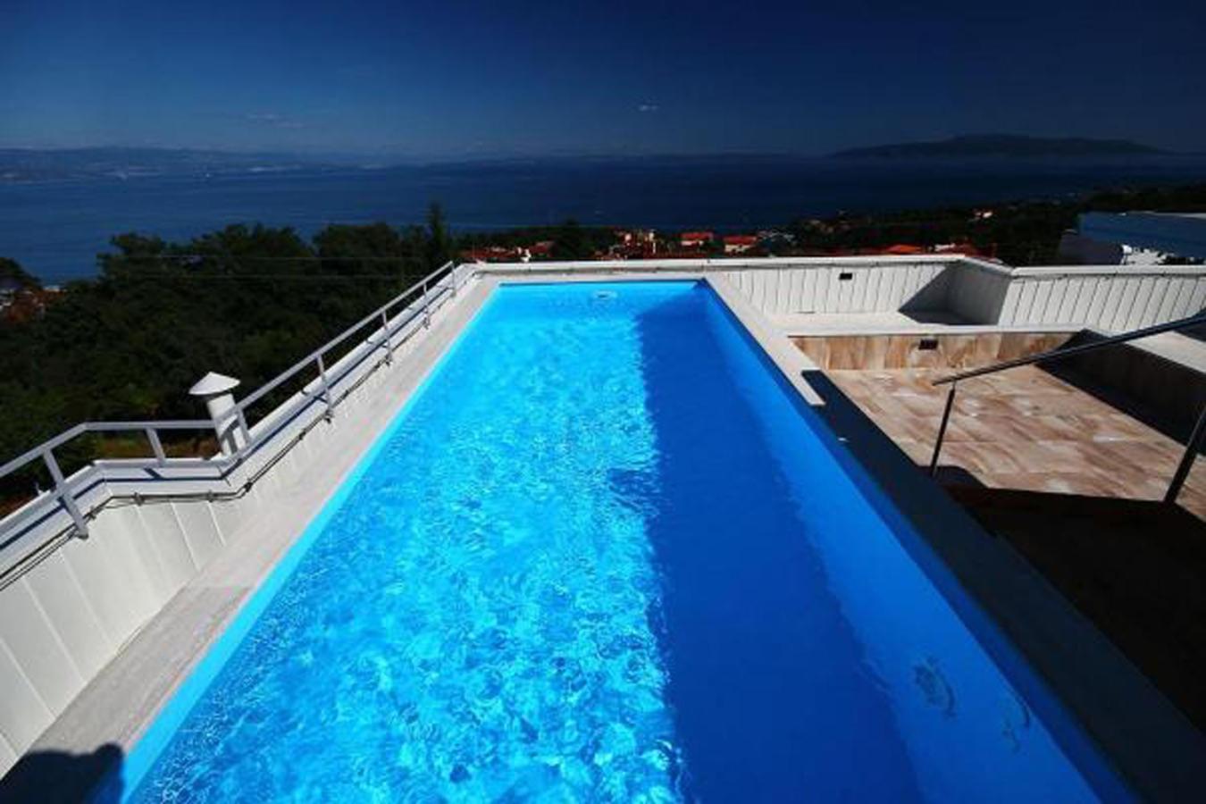 Apartment Lara with rooftop swimming pool view 4