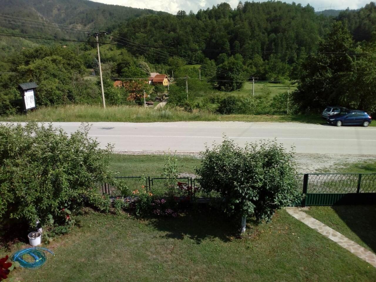 Photo 8