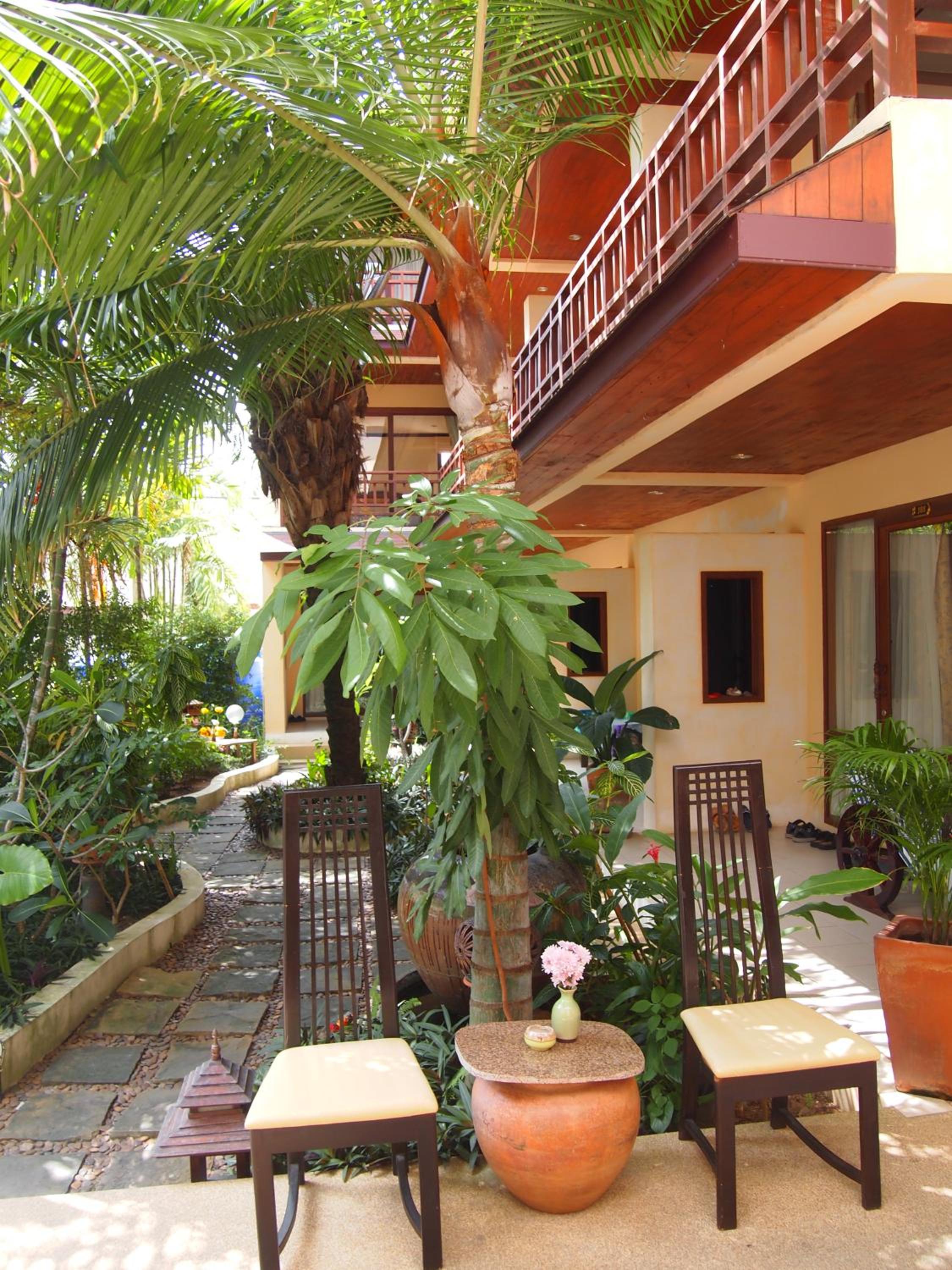 Summer Inn