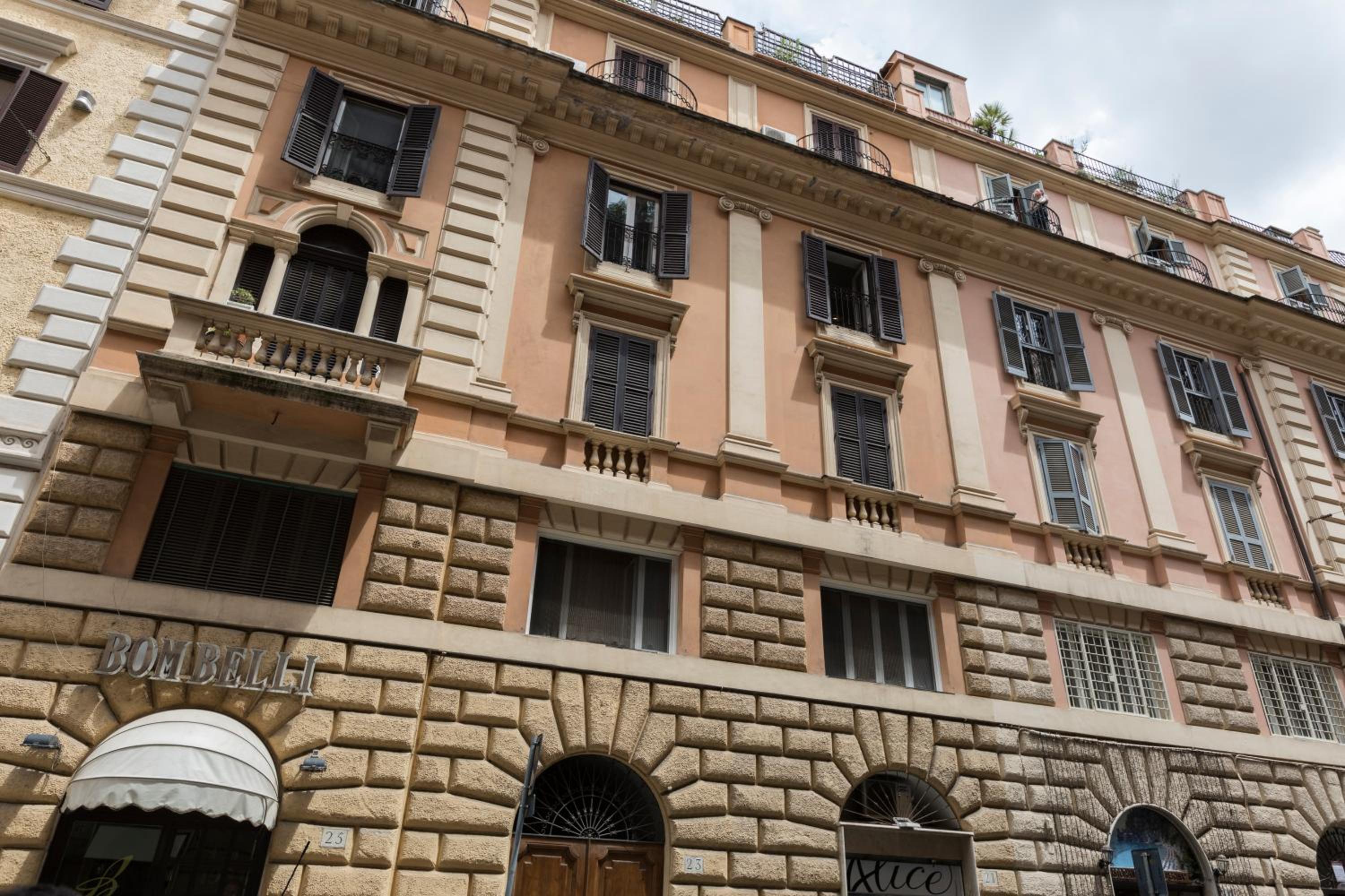 ROMAC Villa Borghese with 3 bedrooms near Via Veneto