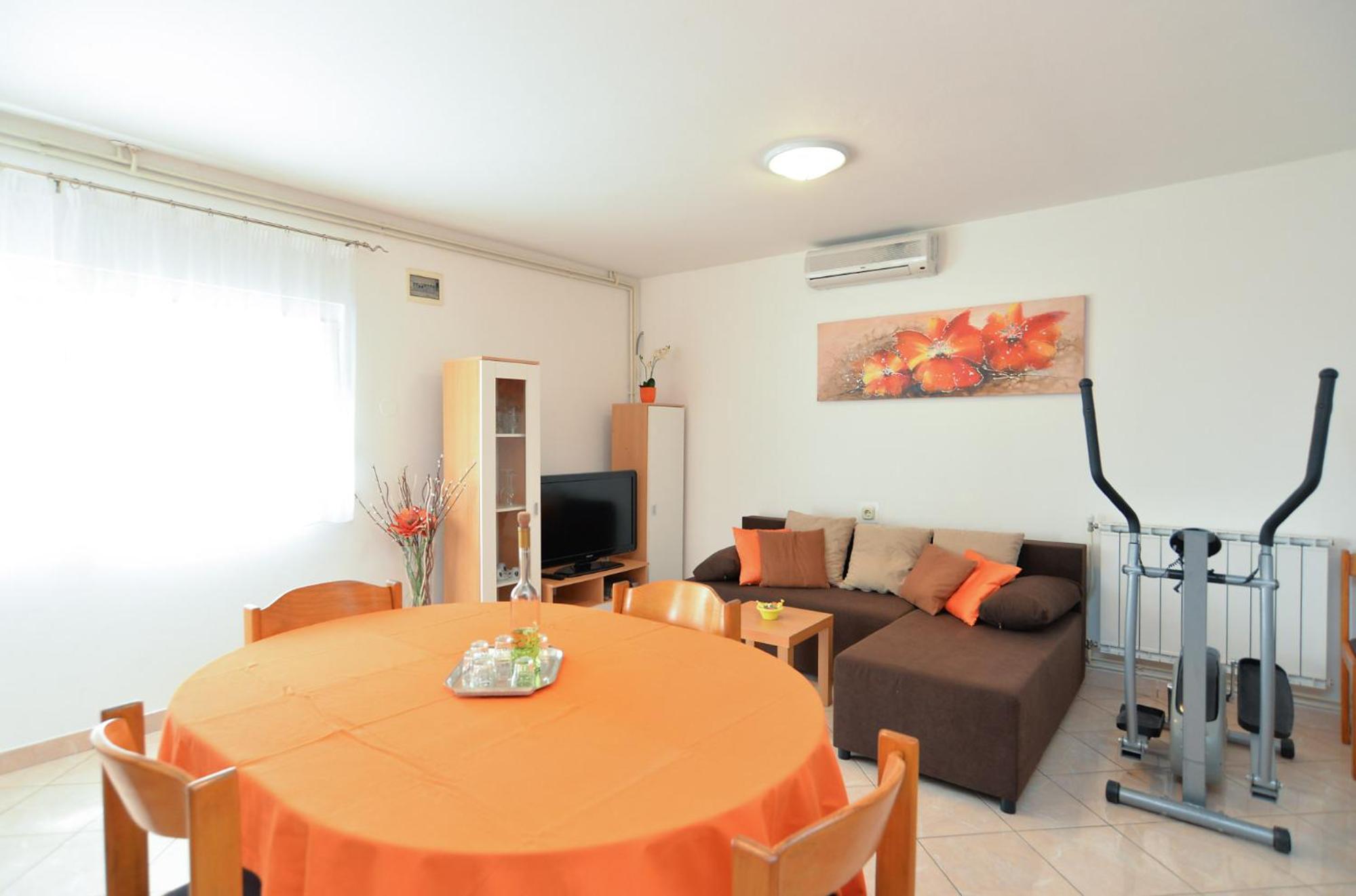 Apartments Veljko 100 view 4