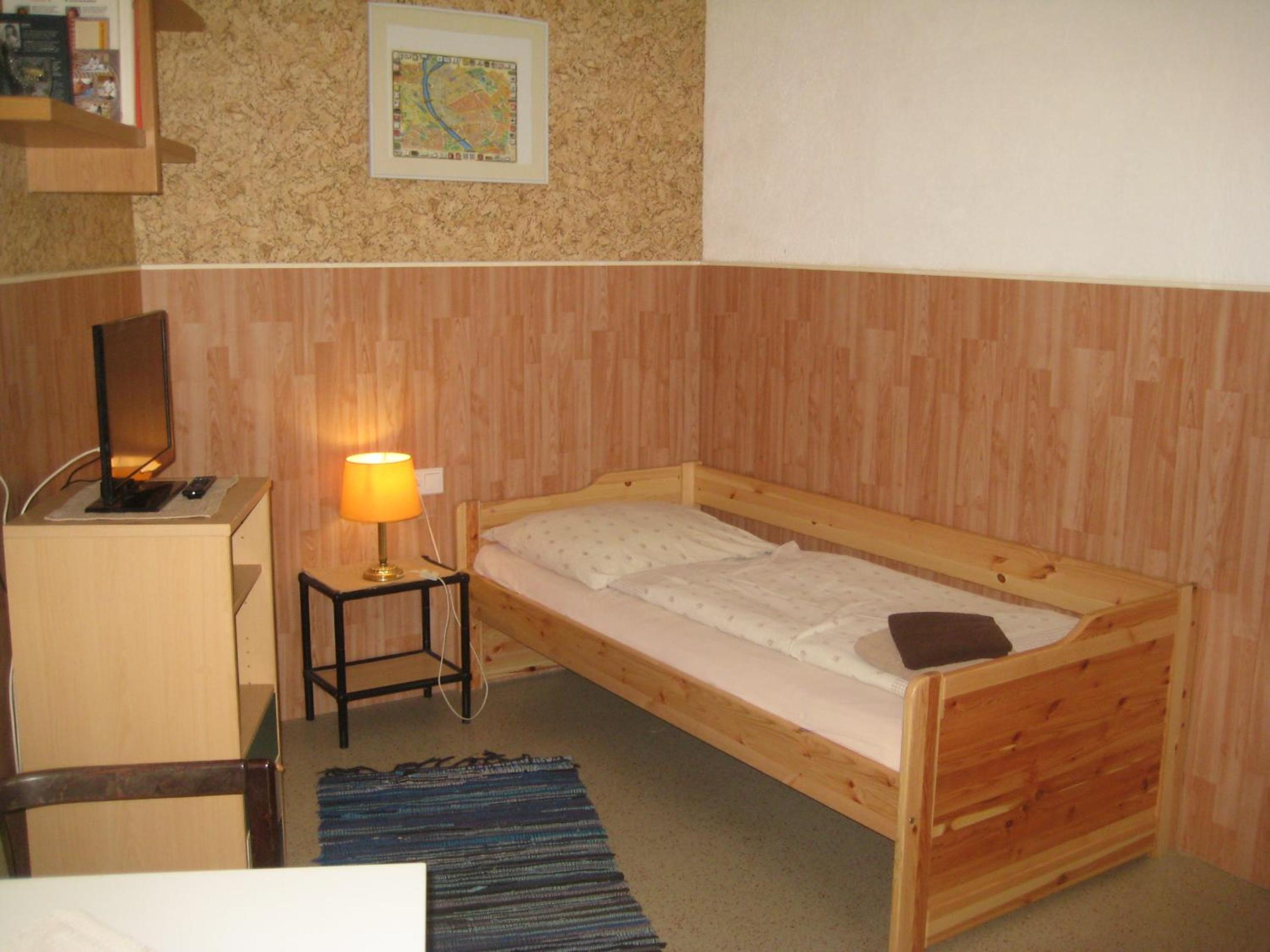 HappyHostel