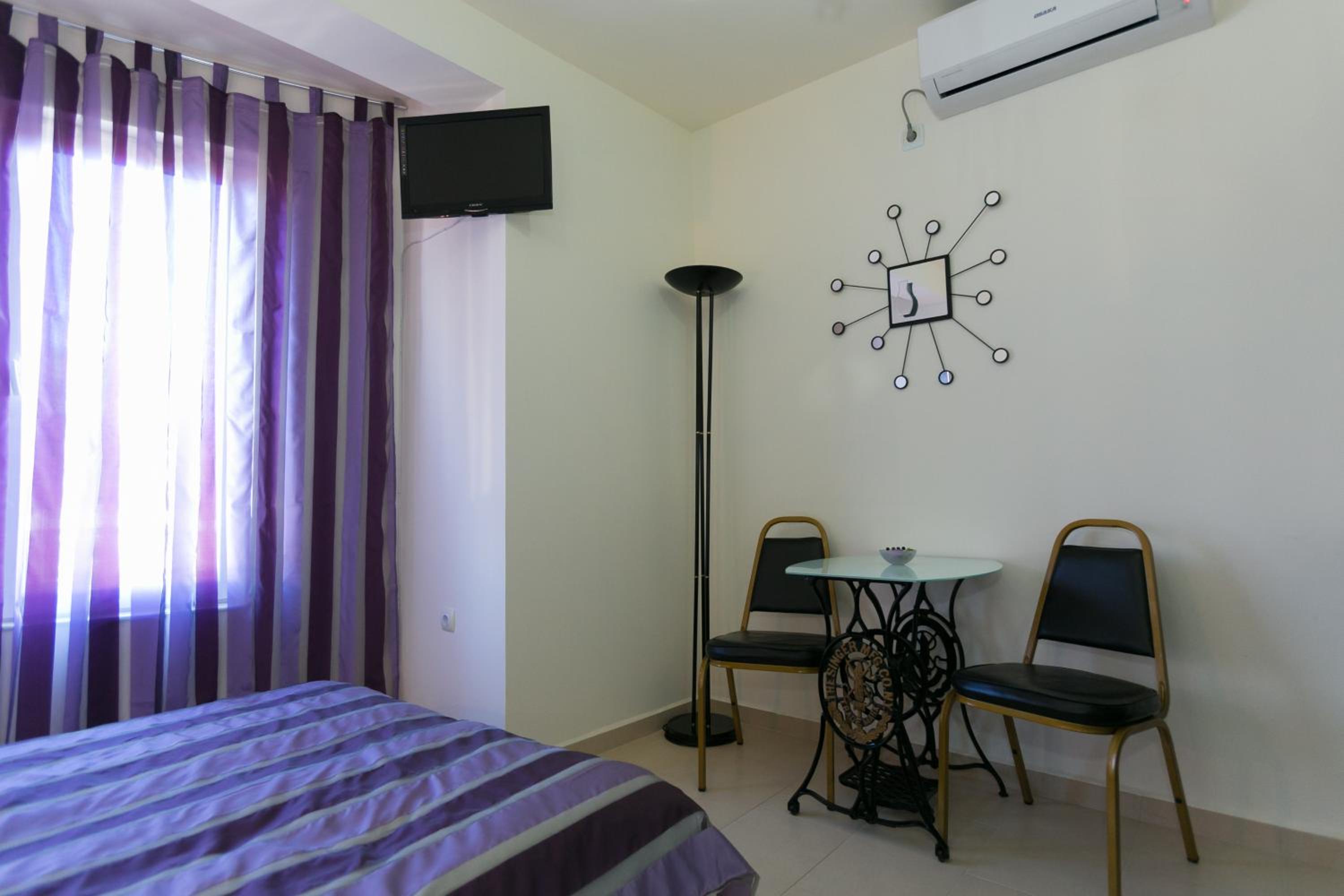 Guest Rooms Tivona