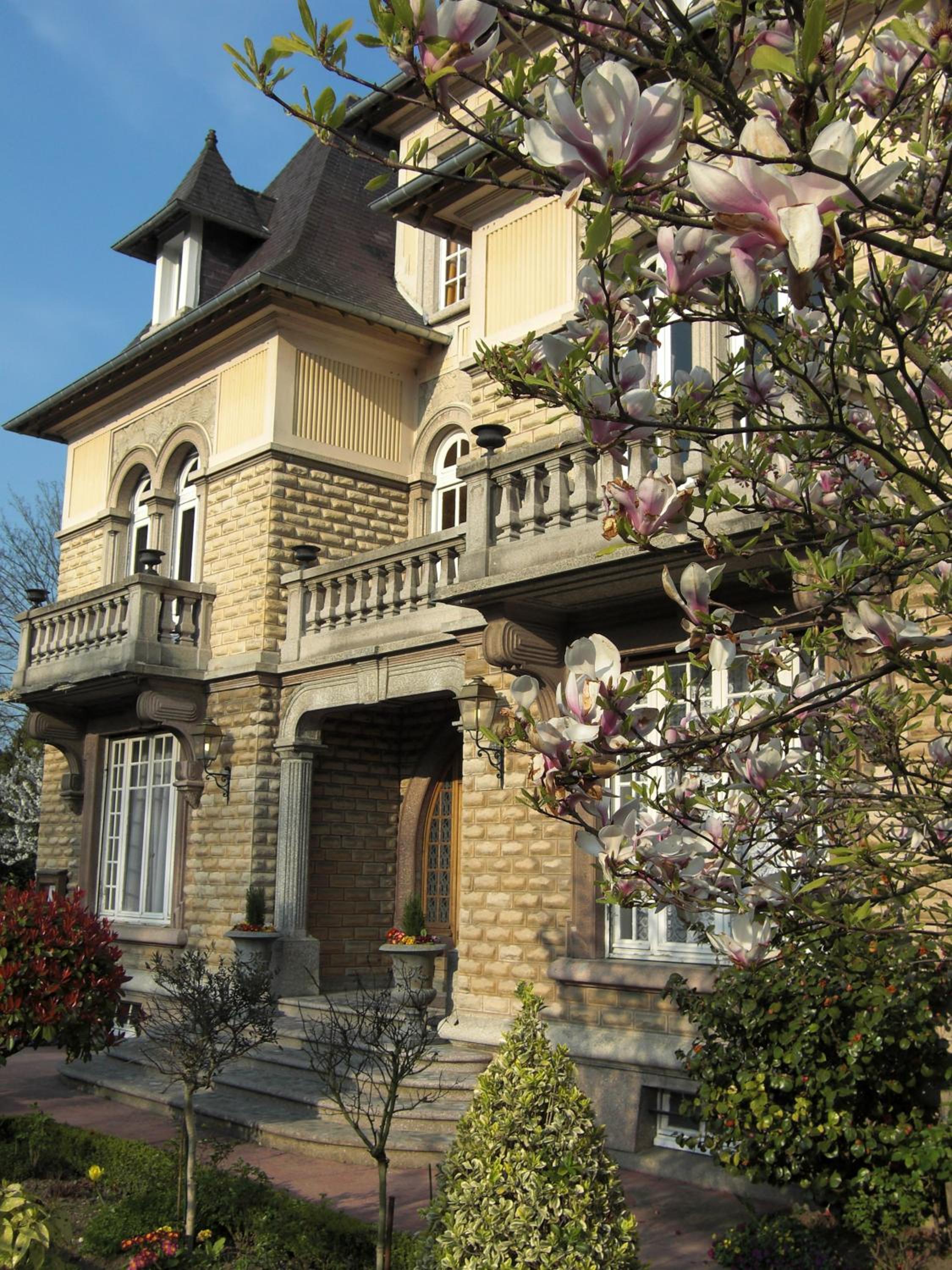 Le Castel Guesthouse