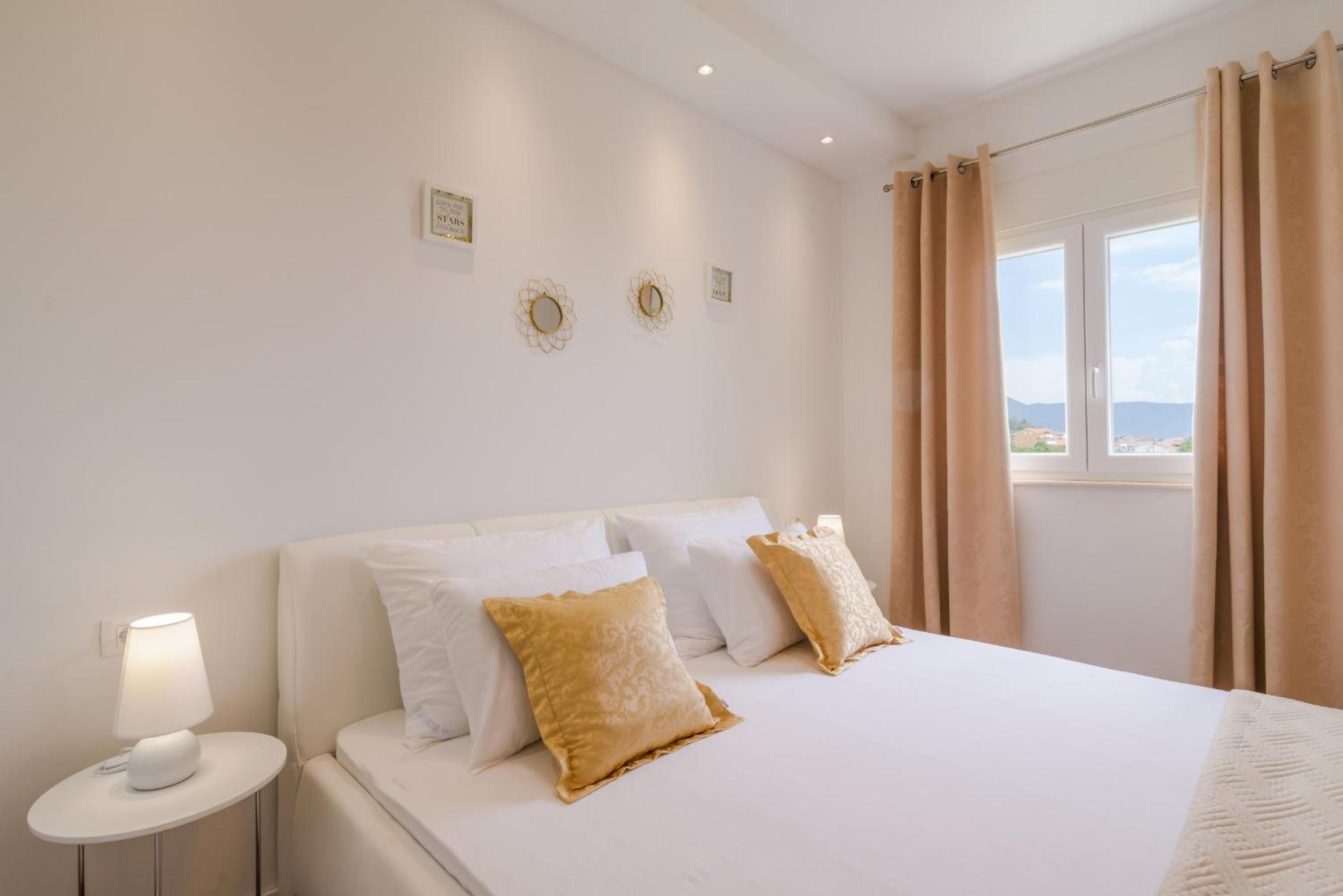 Villa Apartments AA 1 view 3