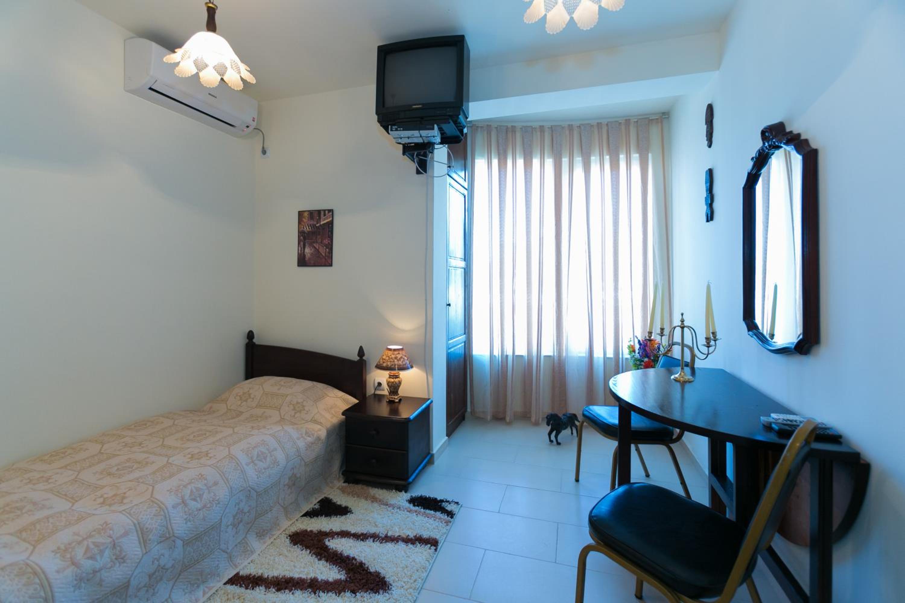 Guest Rooms Tivona