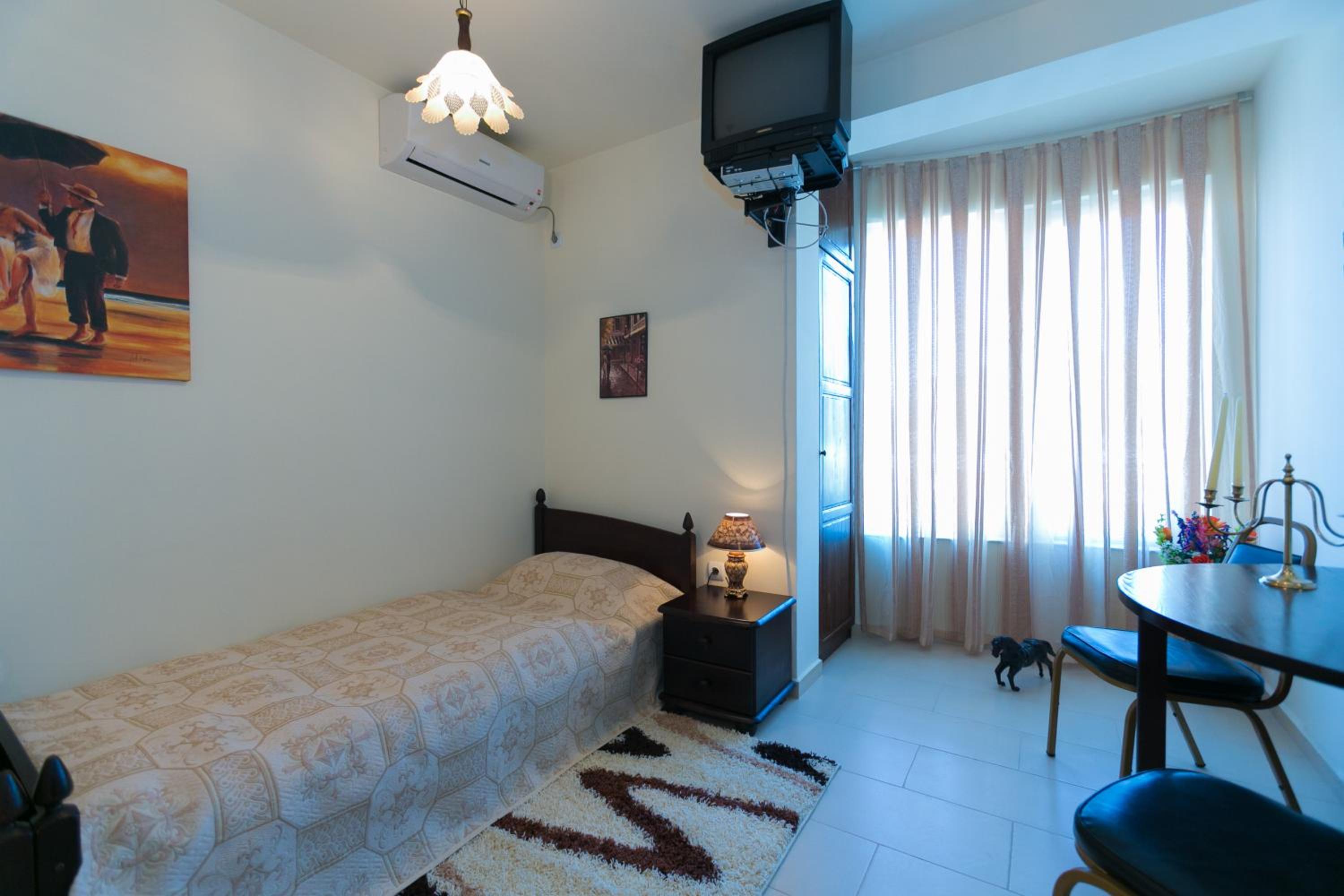 Guest Rooms Tivona