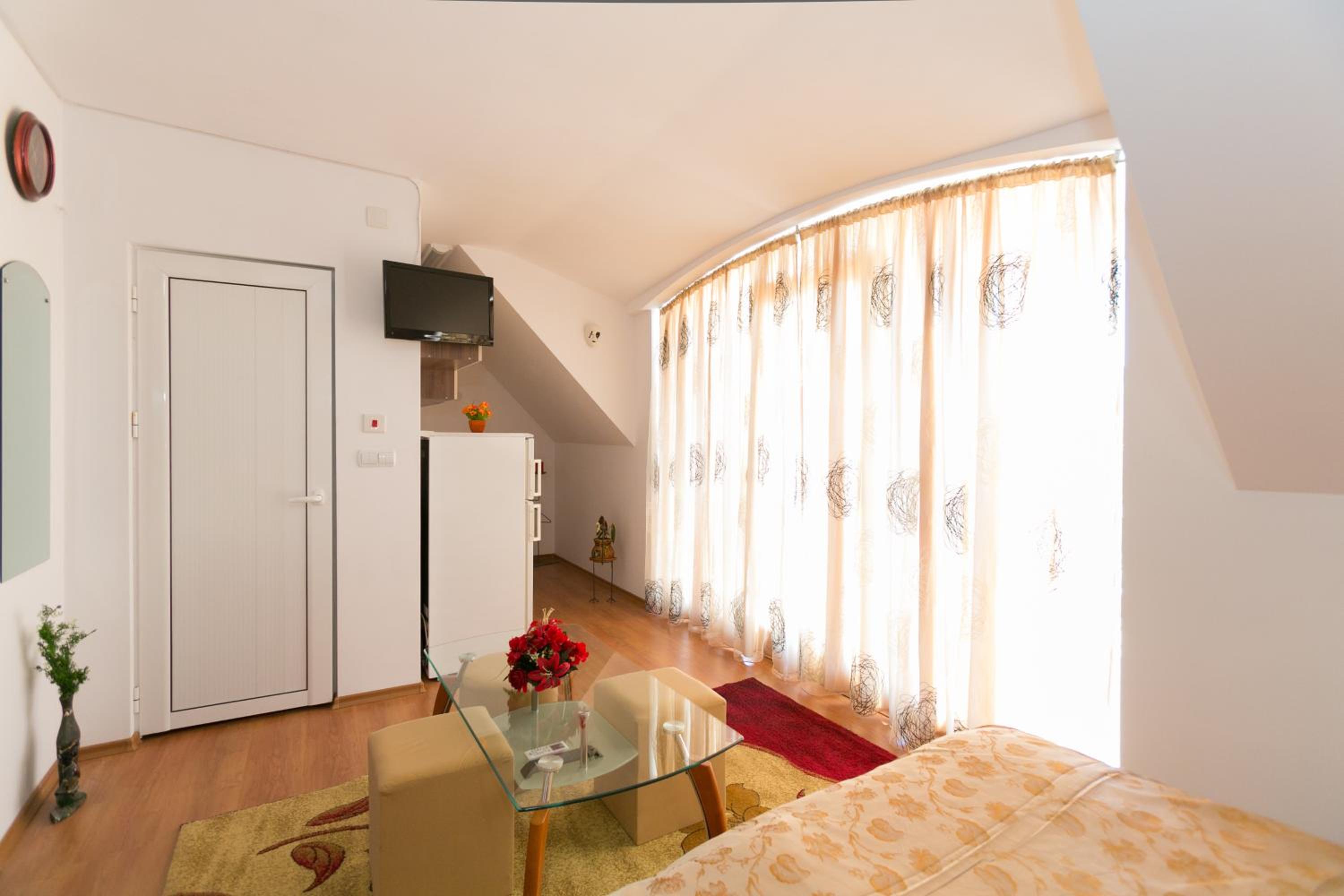 Guest Rooms Tivona