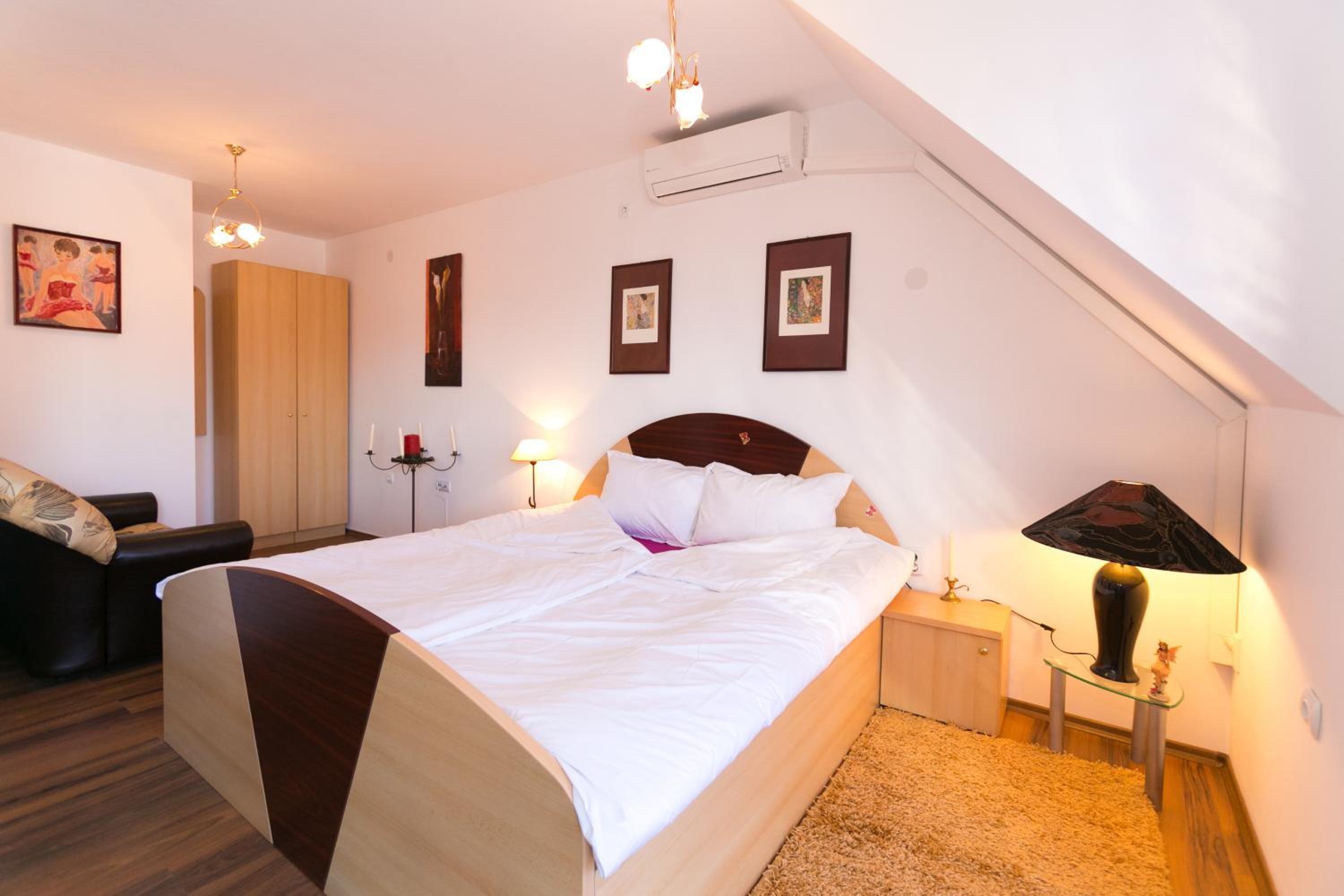 Guest Rooms Tivona