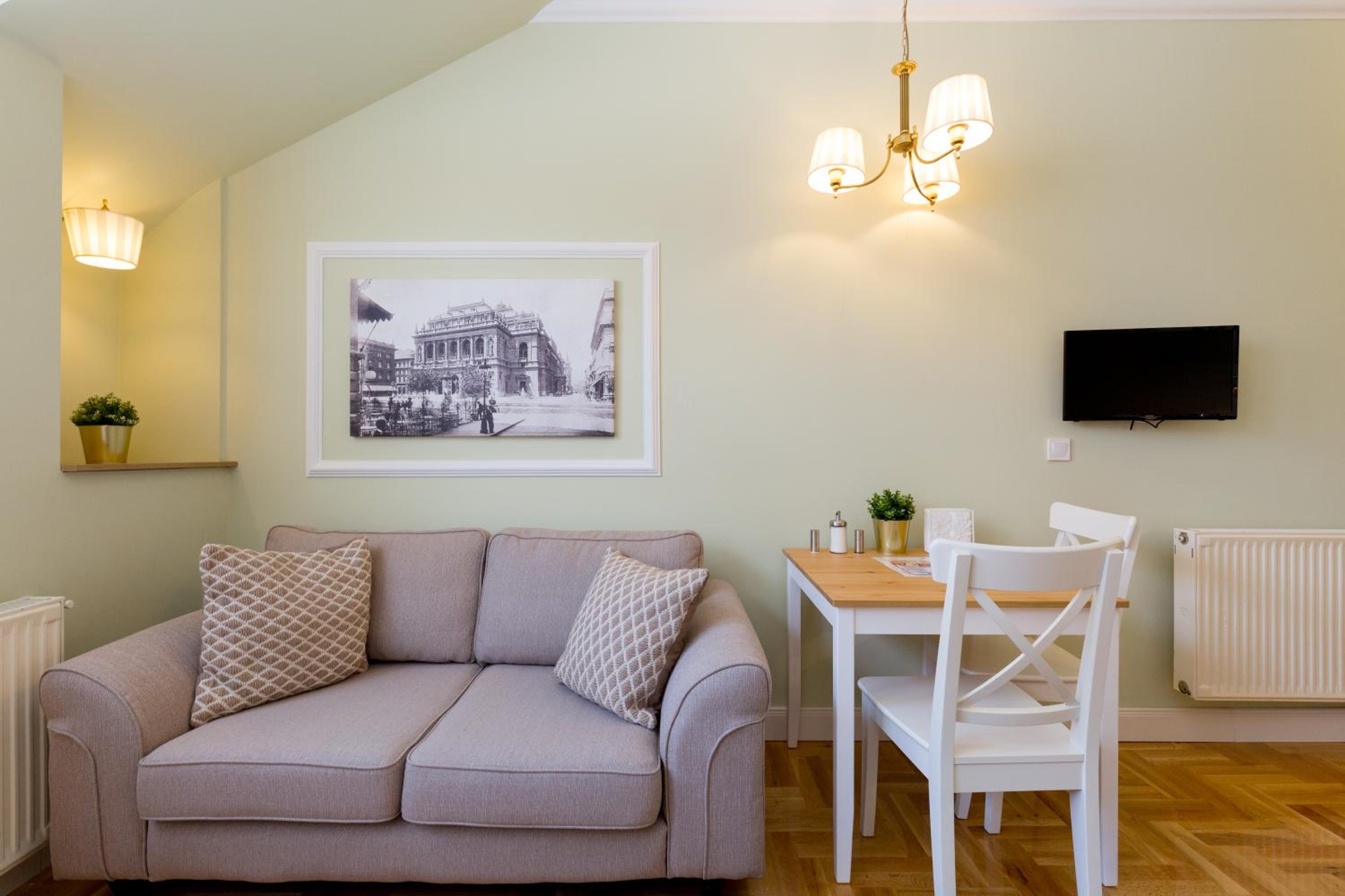 Roland Apartments