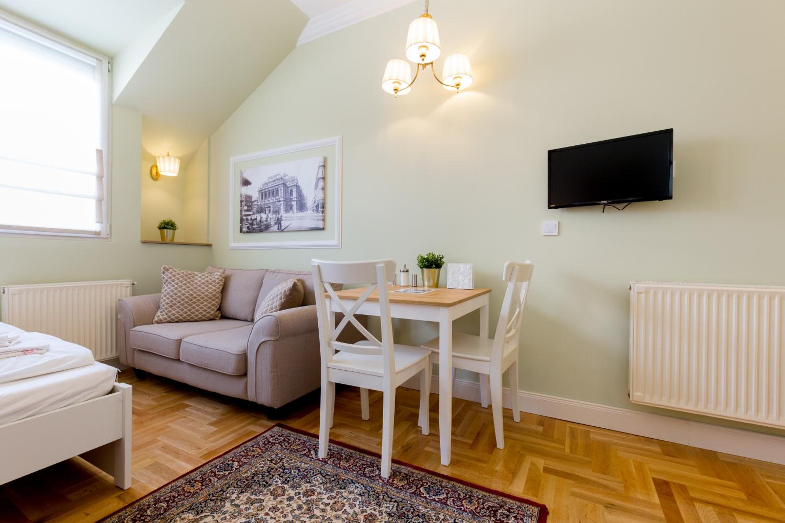 Roland Apartments
