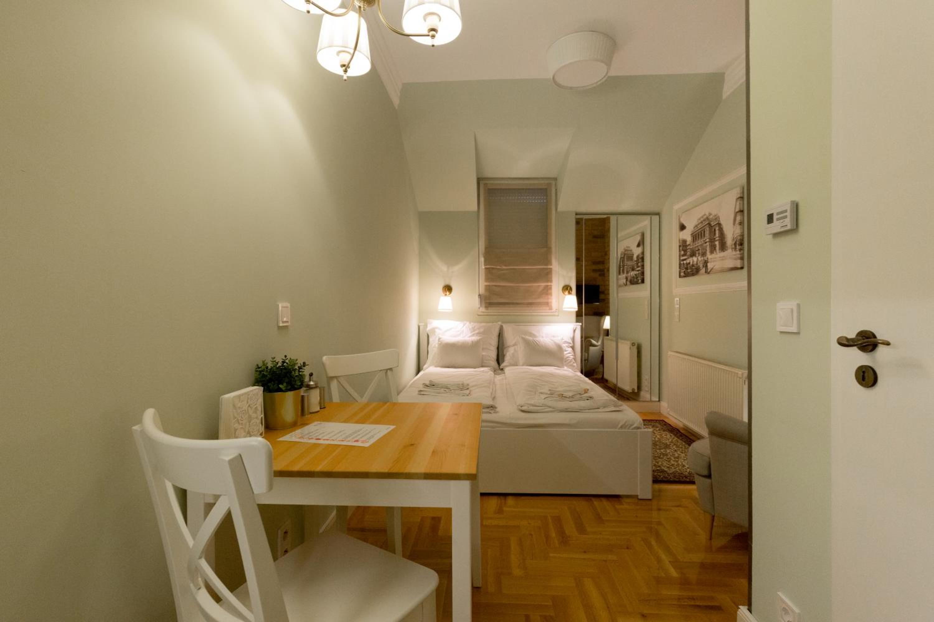 Roland Apartments
