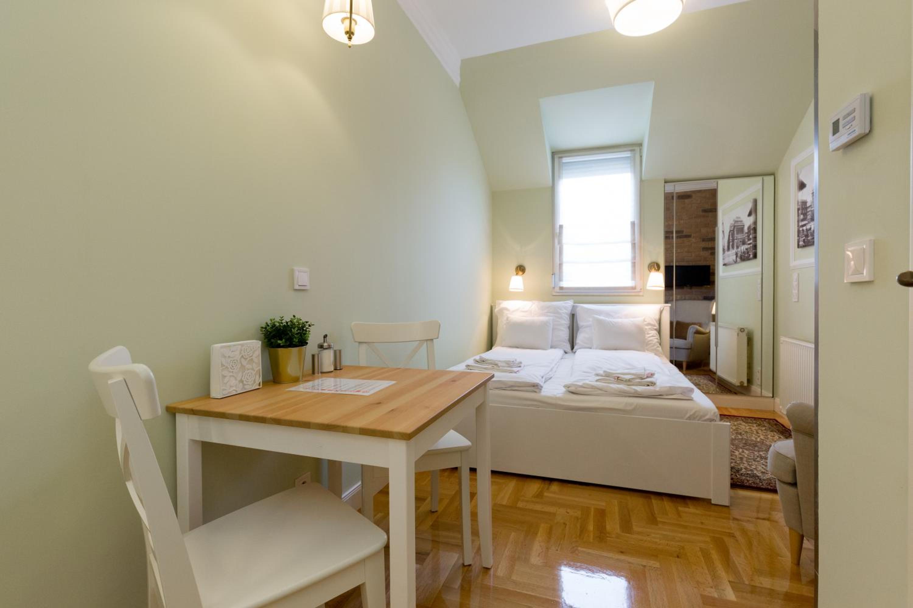Roland Apartments