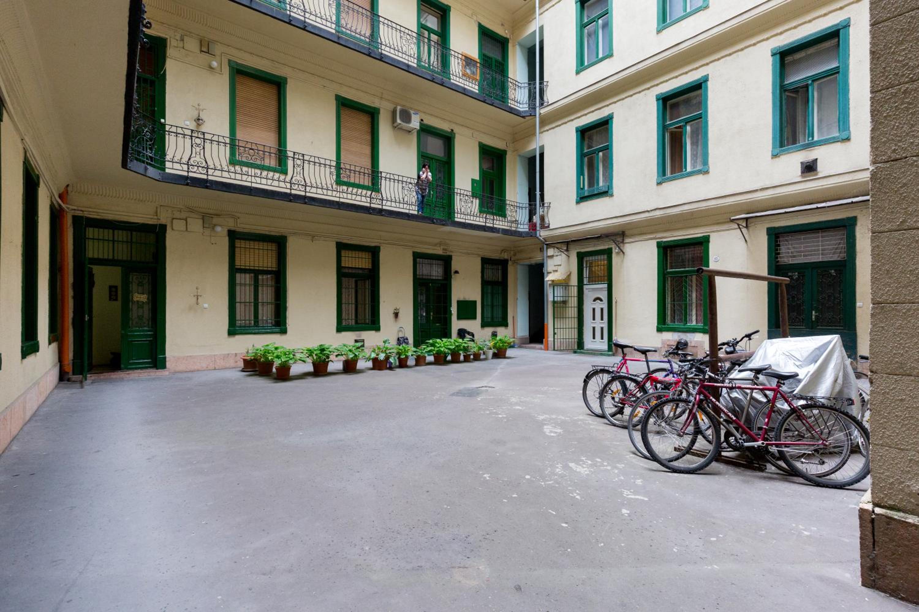 Roland Apartments