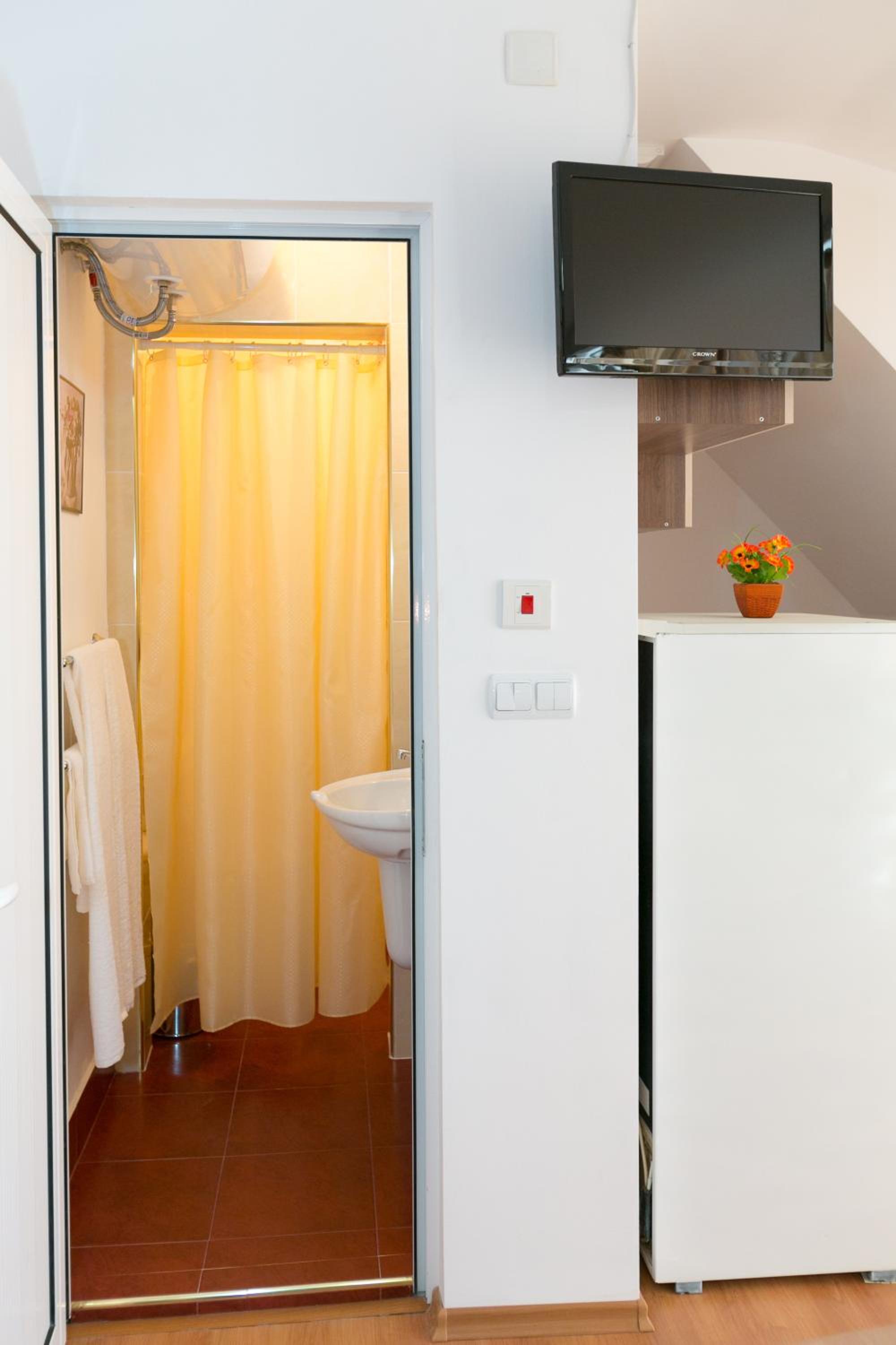 Guest Rooms Tivona