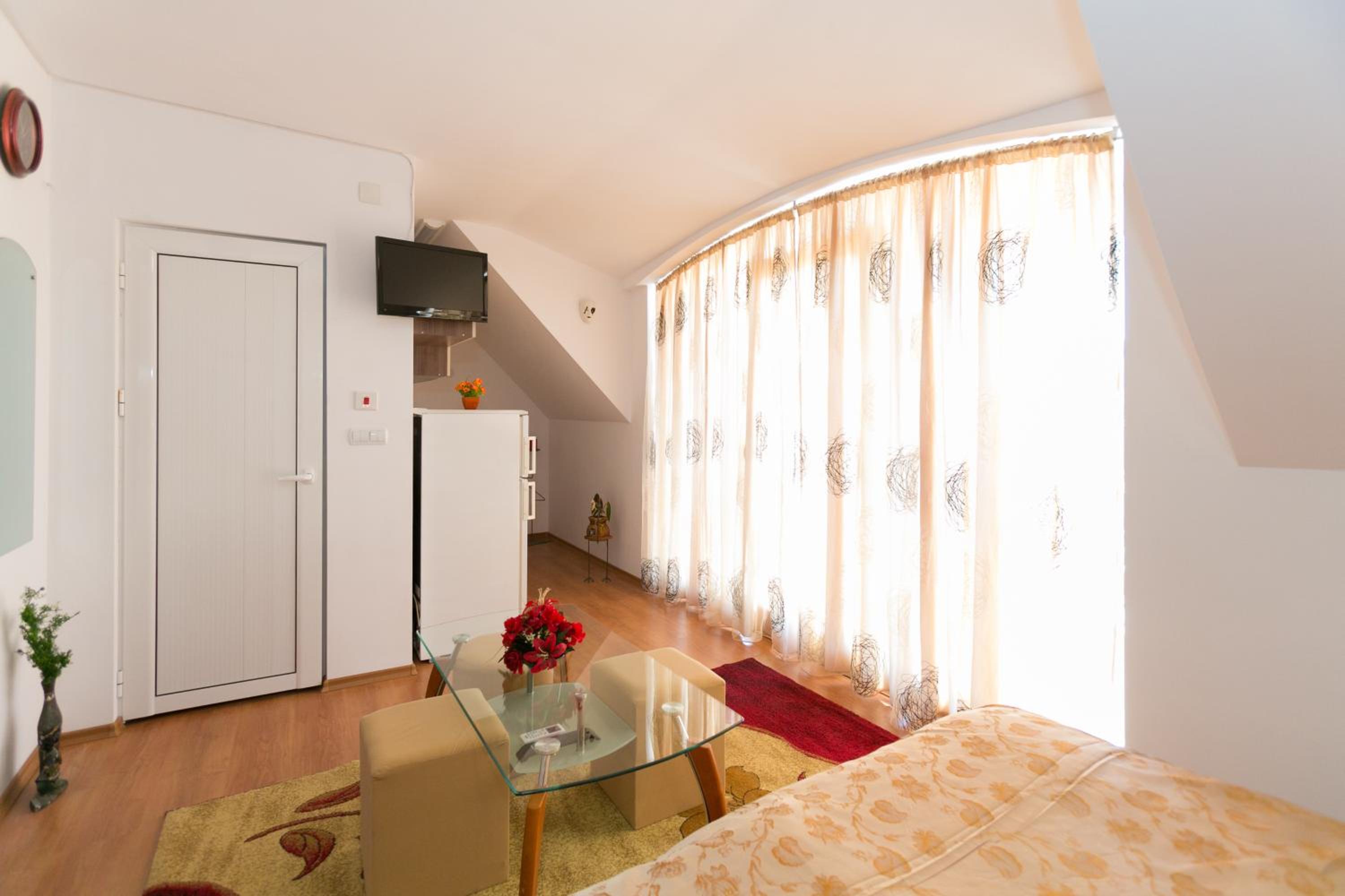 Guest Rooms Tivona