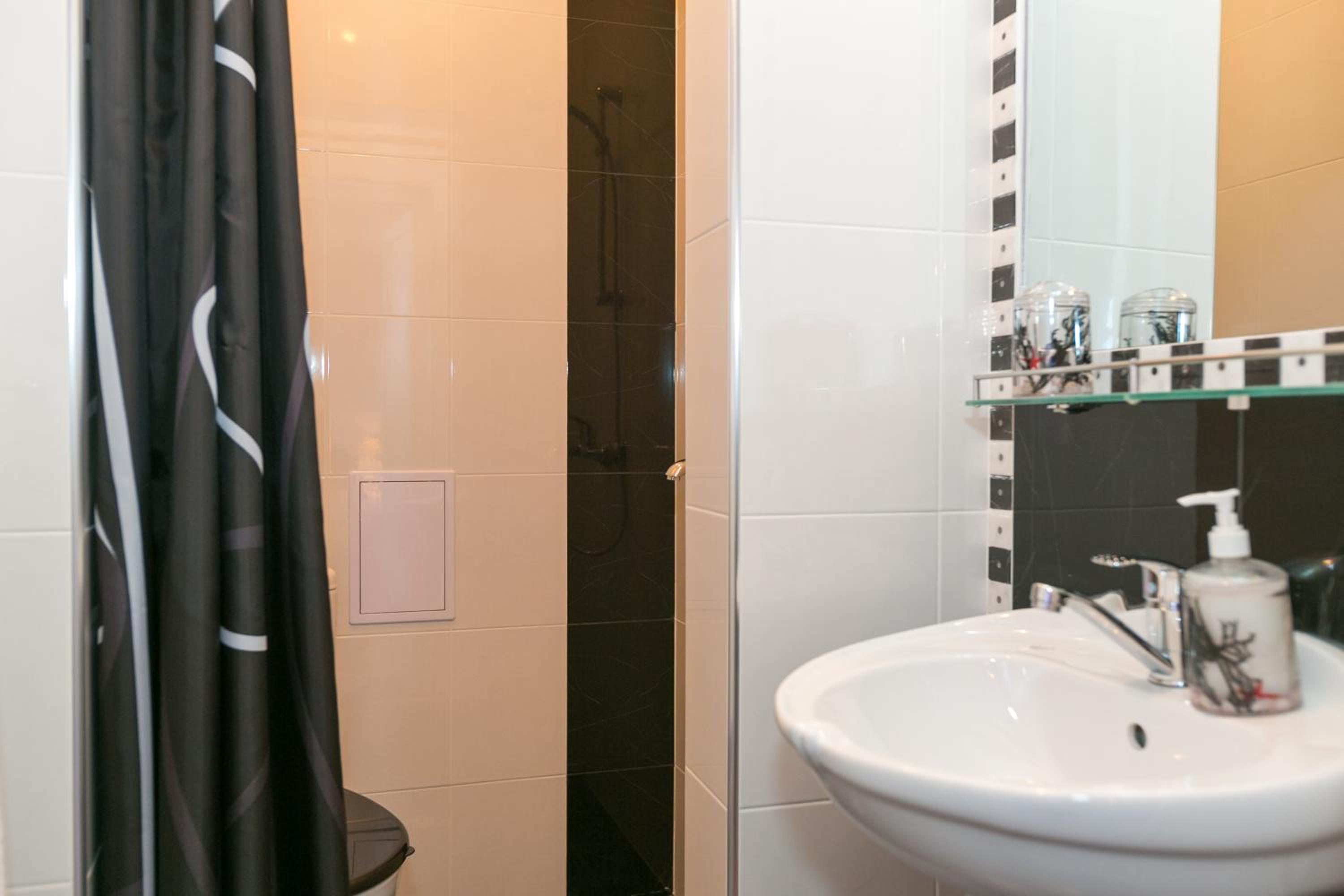 Guest Rooms Tivona