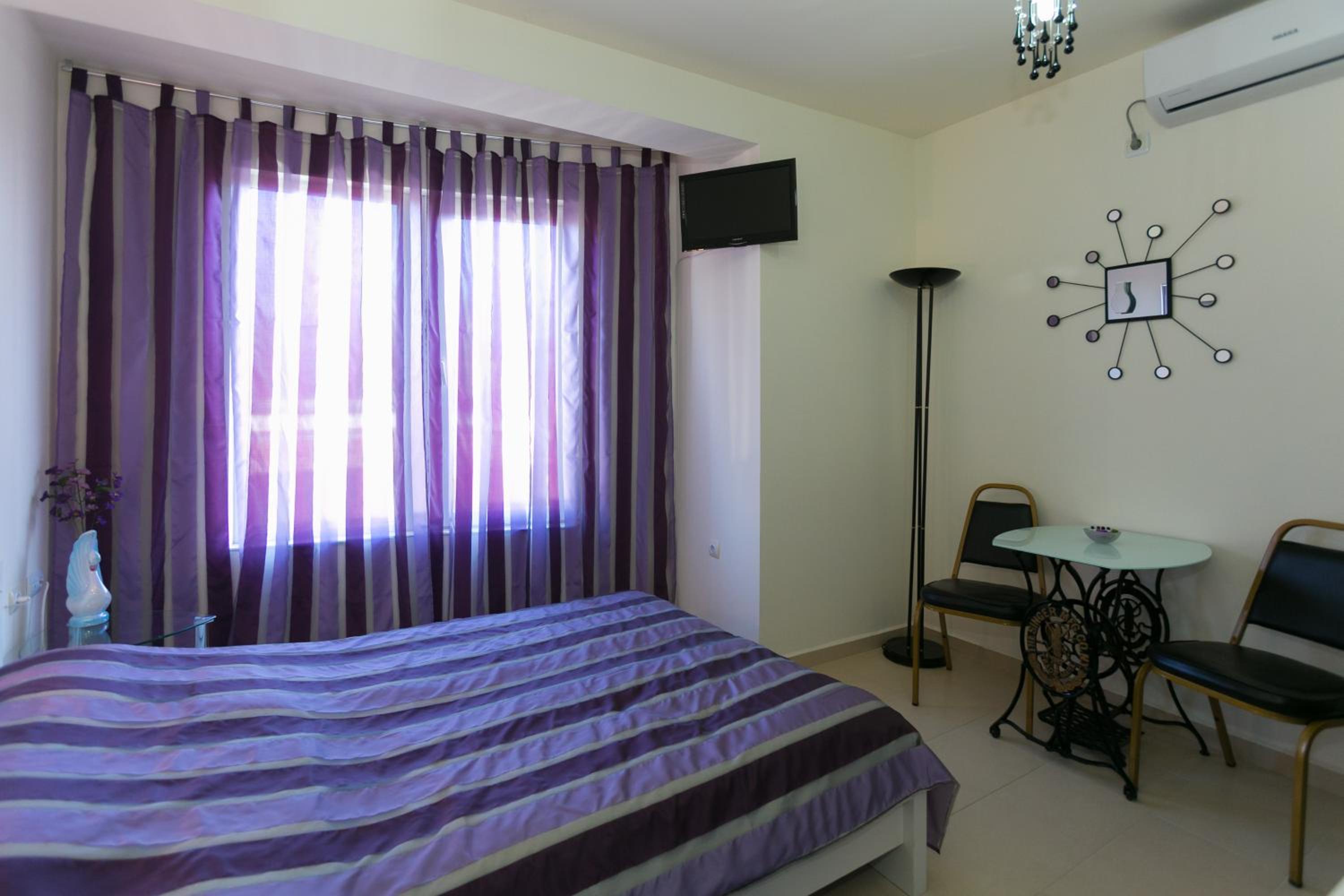 Guest Rooms Tivona