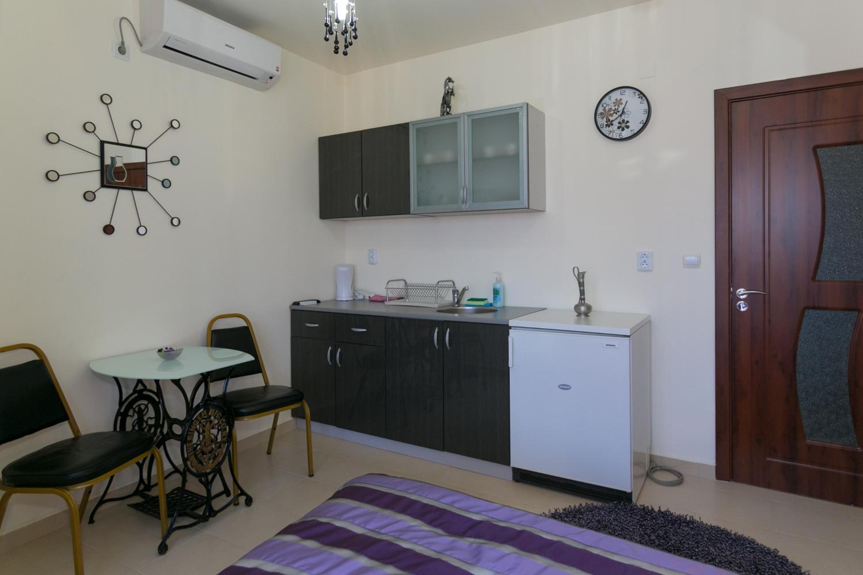 Guest Rooms Tivona