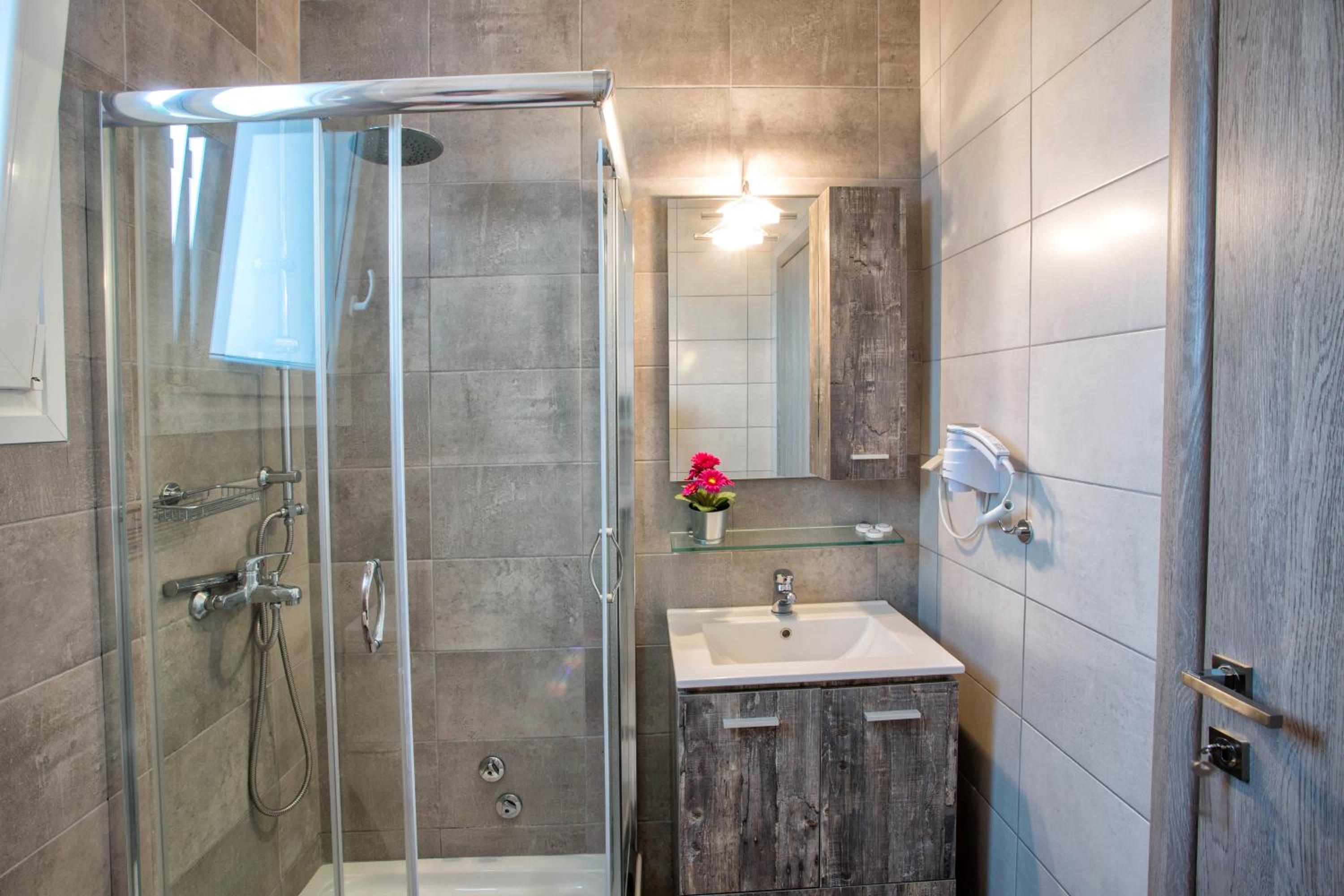 Isalos Suites