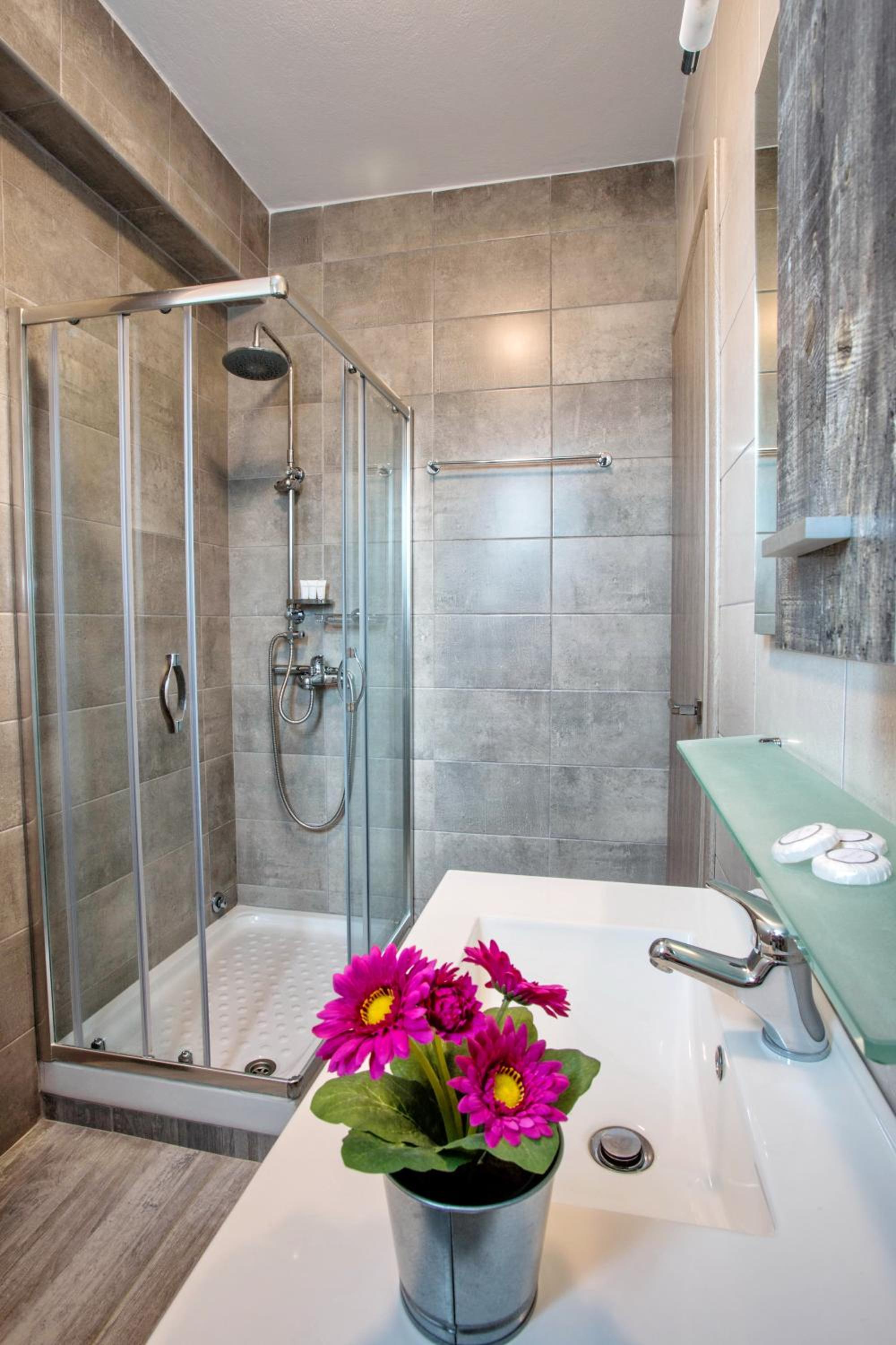 Isalos Suites