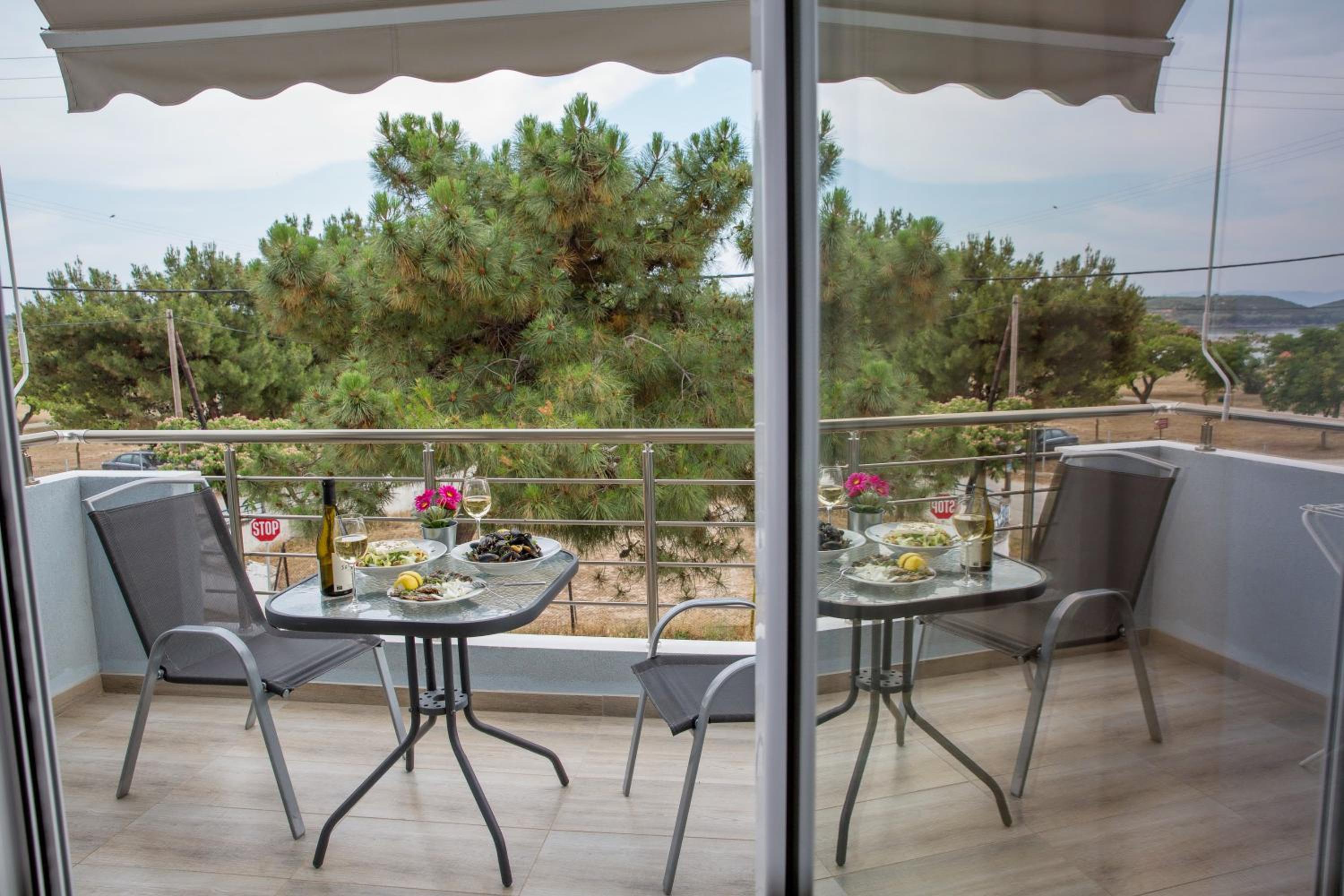Isalos Suites