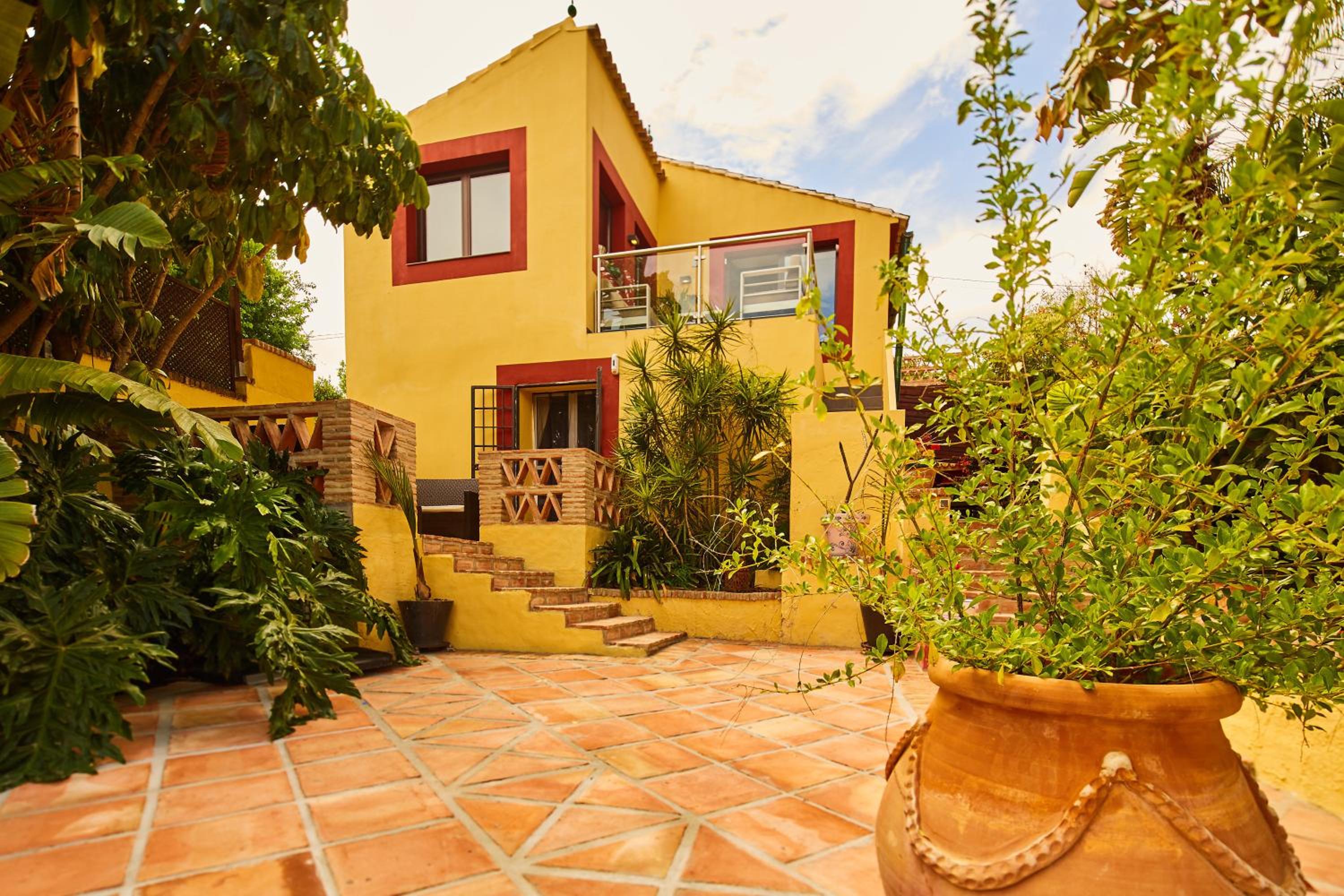Finca Fenix Apartments with Pool in Álora