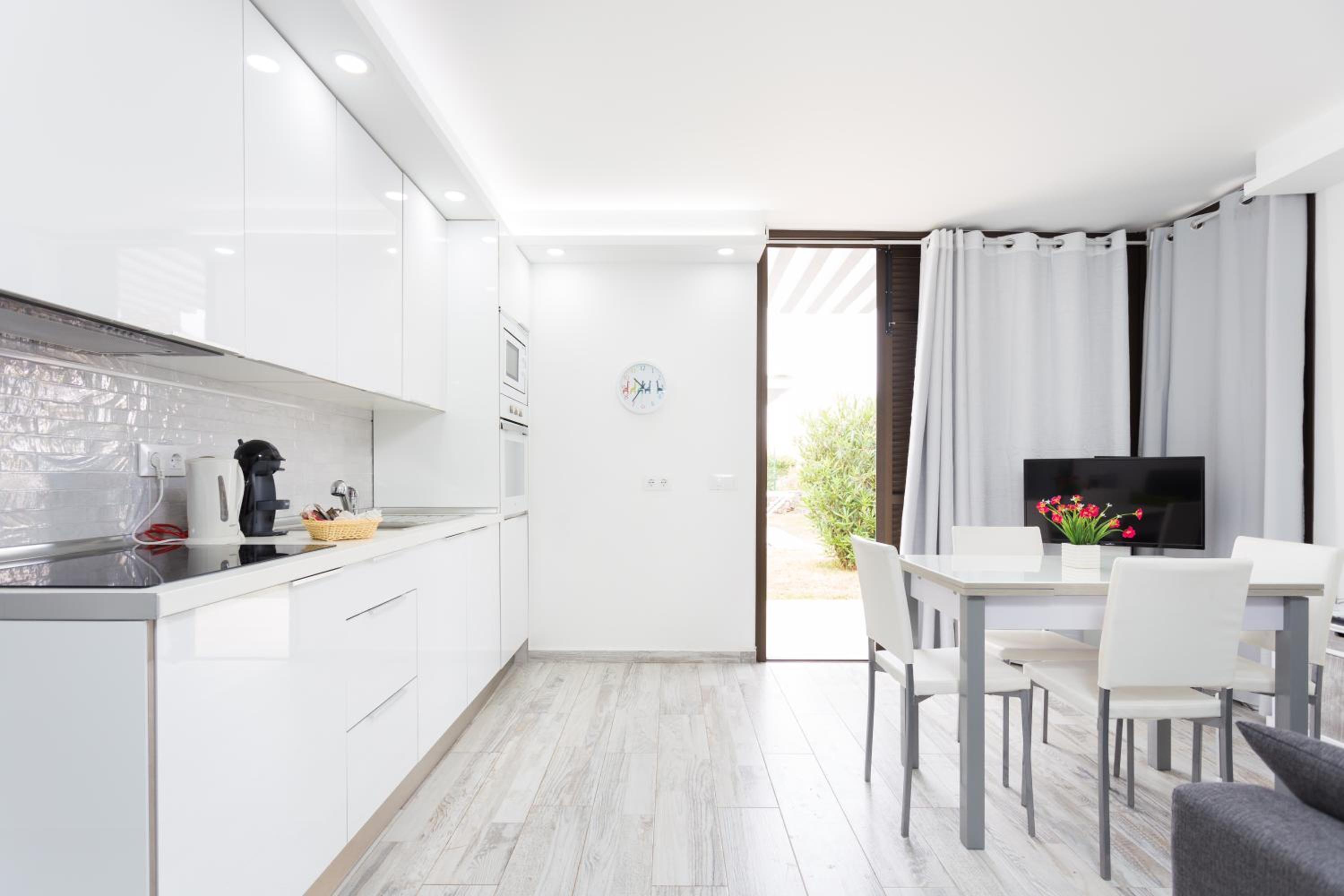 241 Quiet Bungalow with terrace view 4