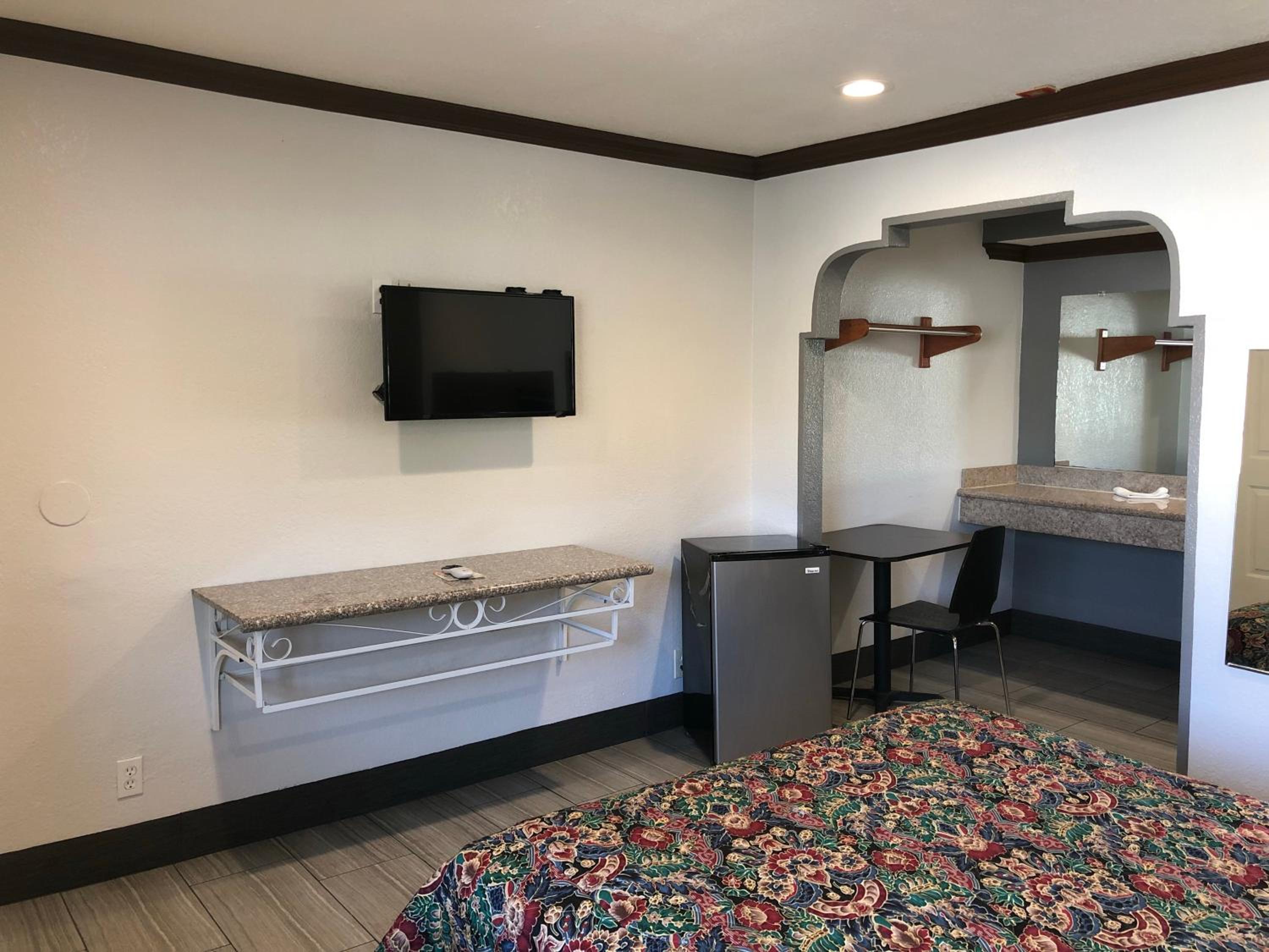 Starlight Inn, Valley Blvd - Downtown LA