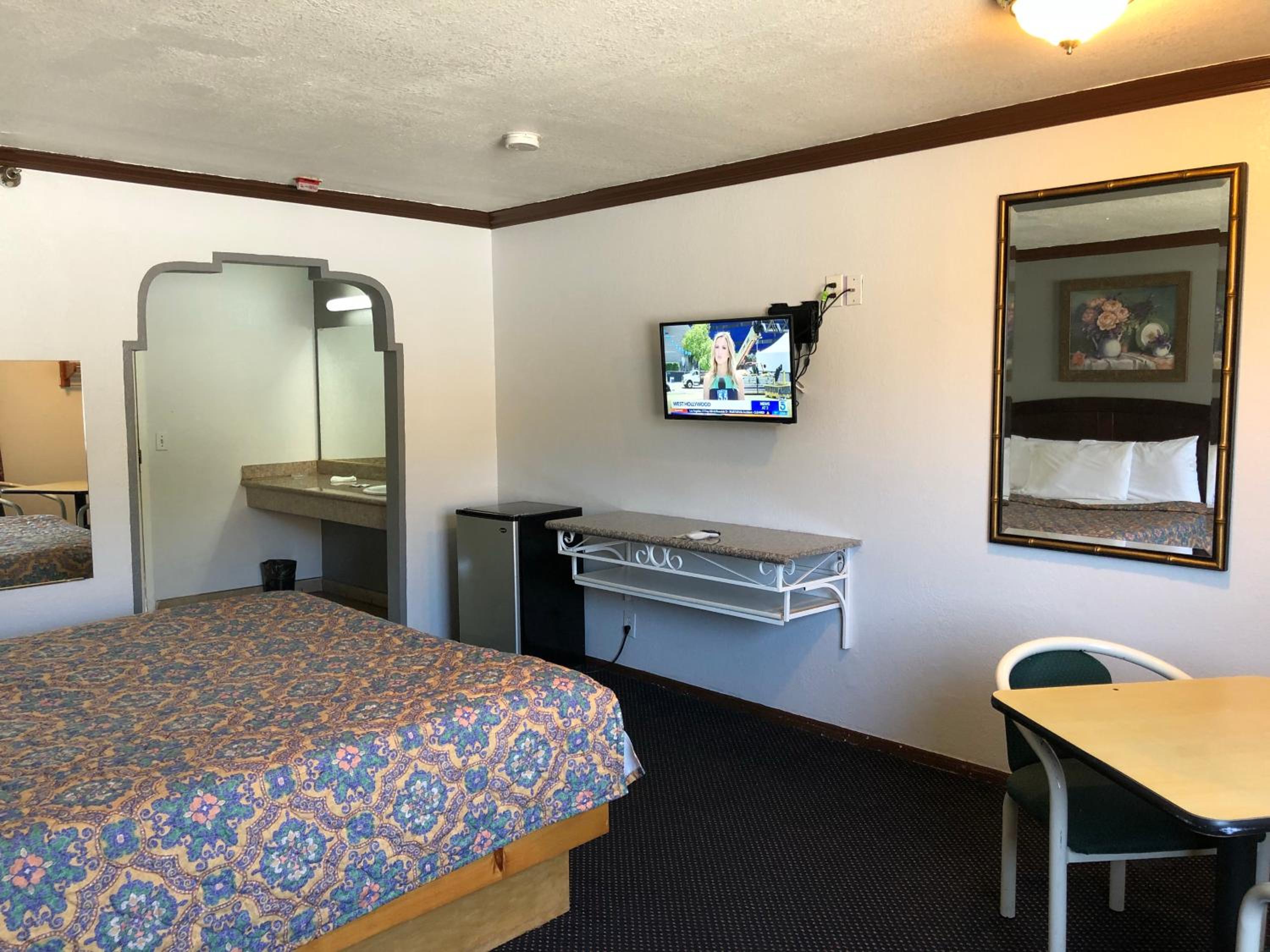 Starlight Inn, Valley Blvd - Downtown LA
