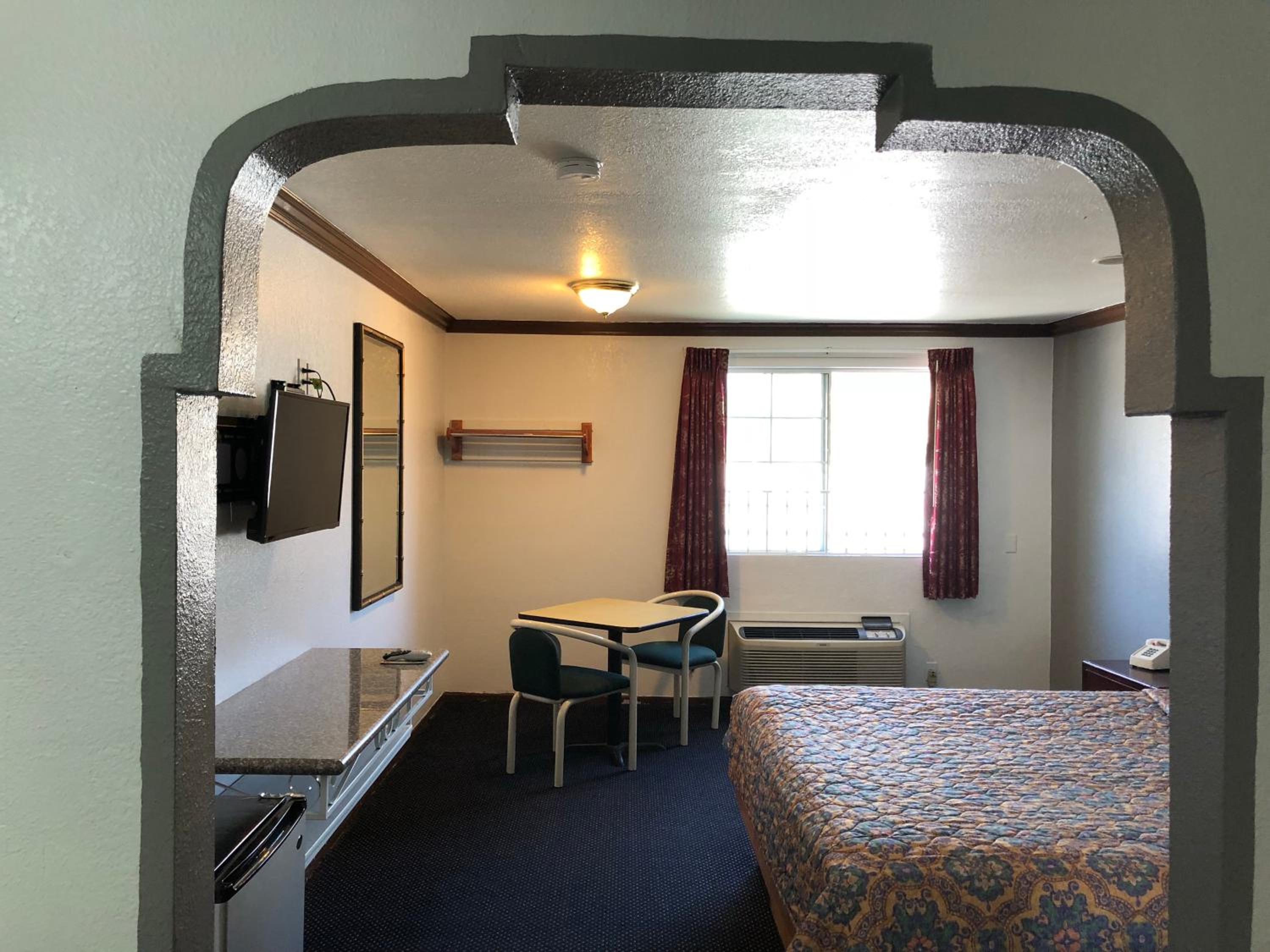 Starlight Inn, Valley Blvd - Downtown LA
