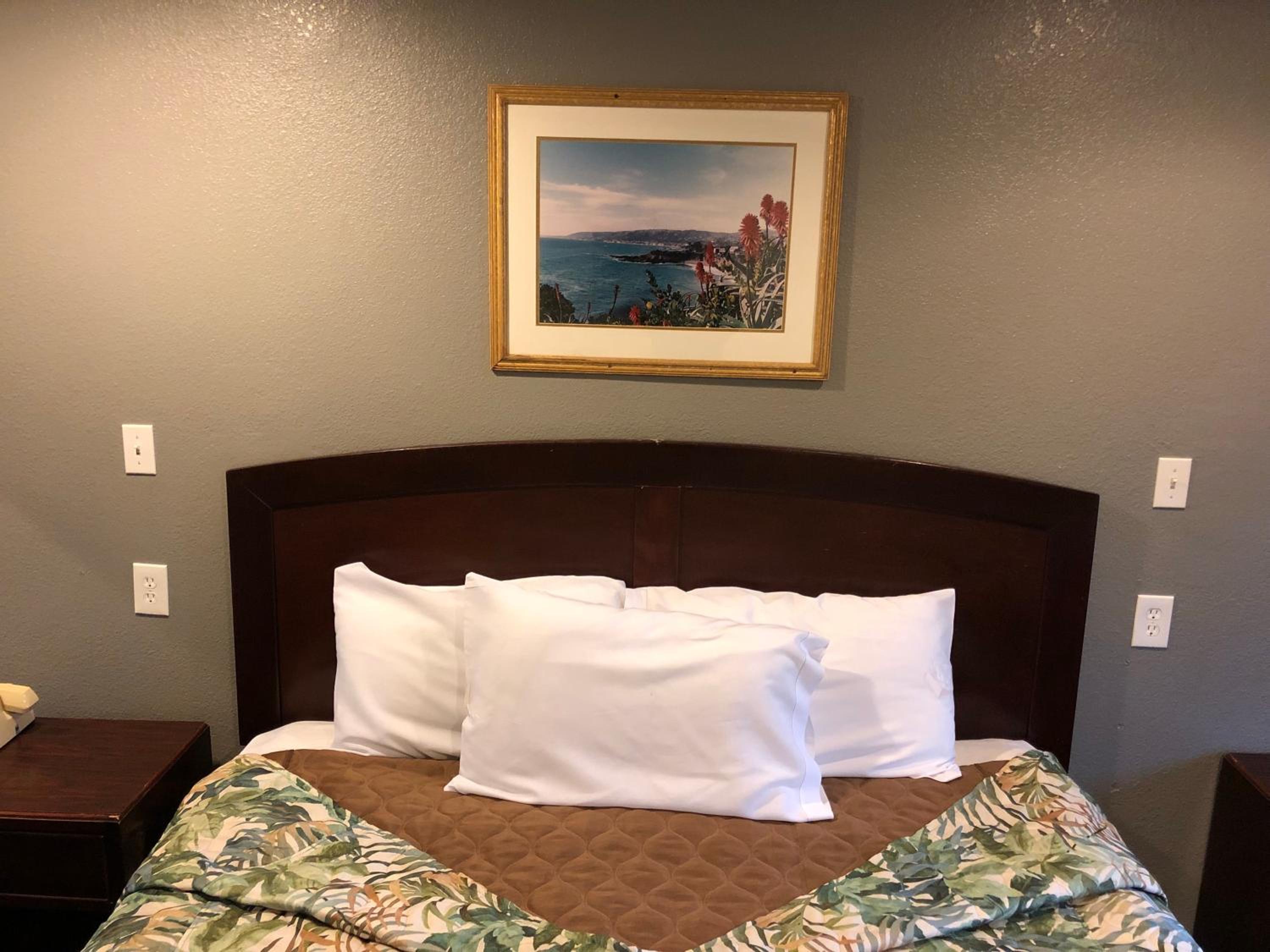 Starlight Inn, Valley Blvd - Downtown LA