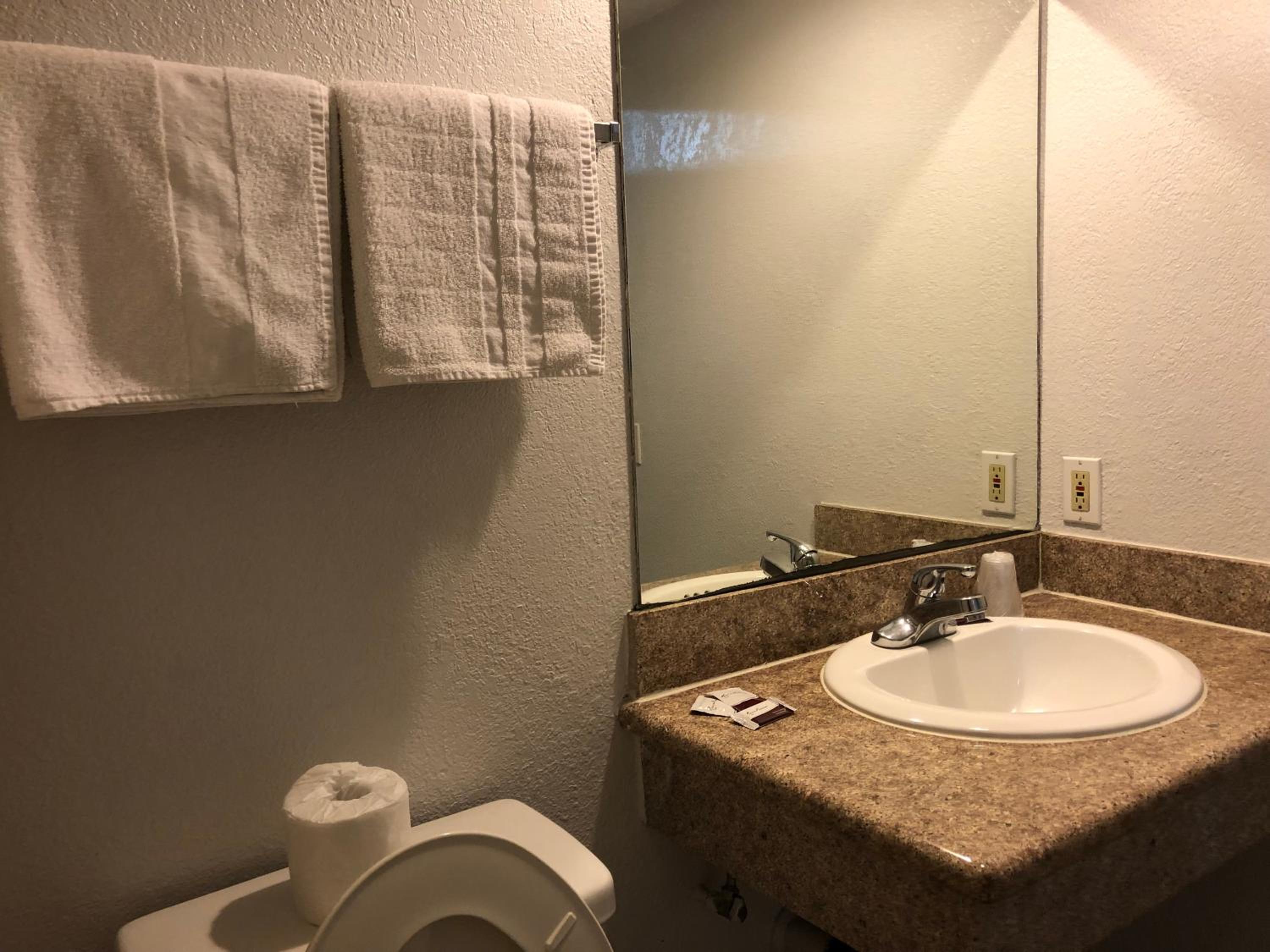 Starlight Inn, Valley Blvd - Downtown LA