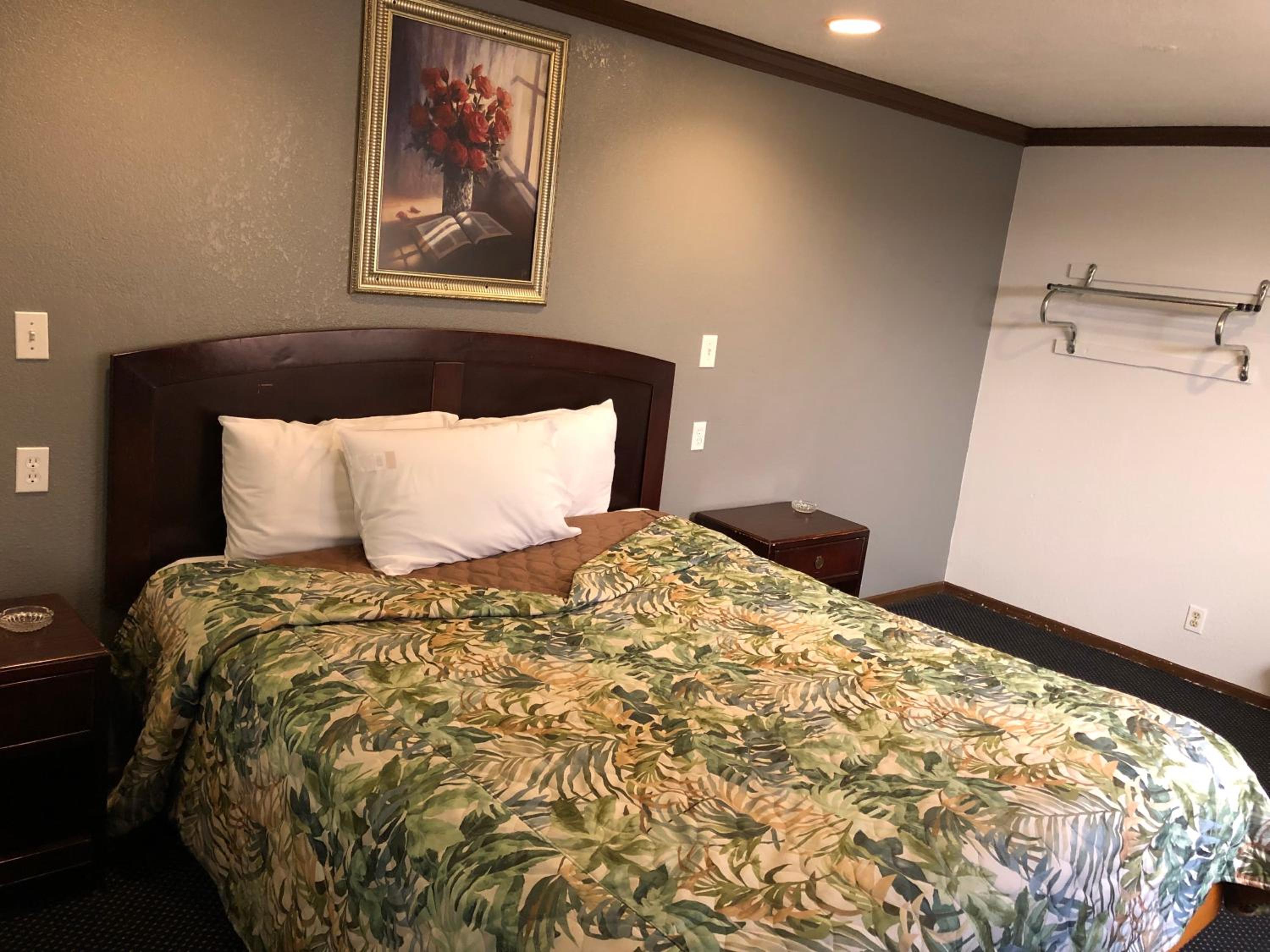 Starlight Inn, Valley Blvd - Downtown LA