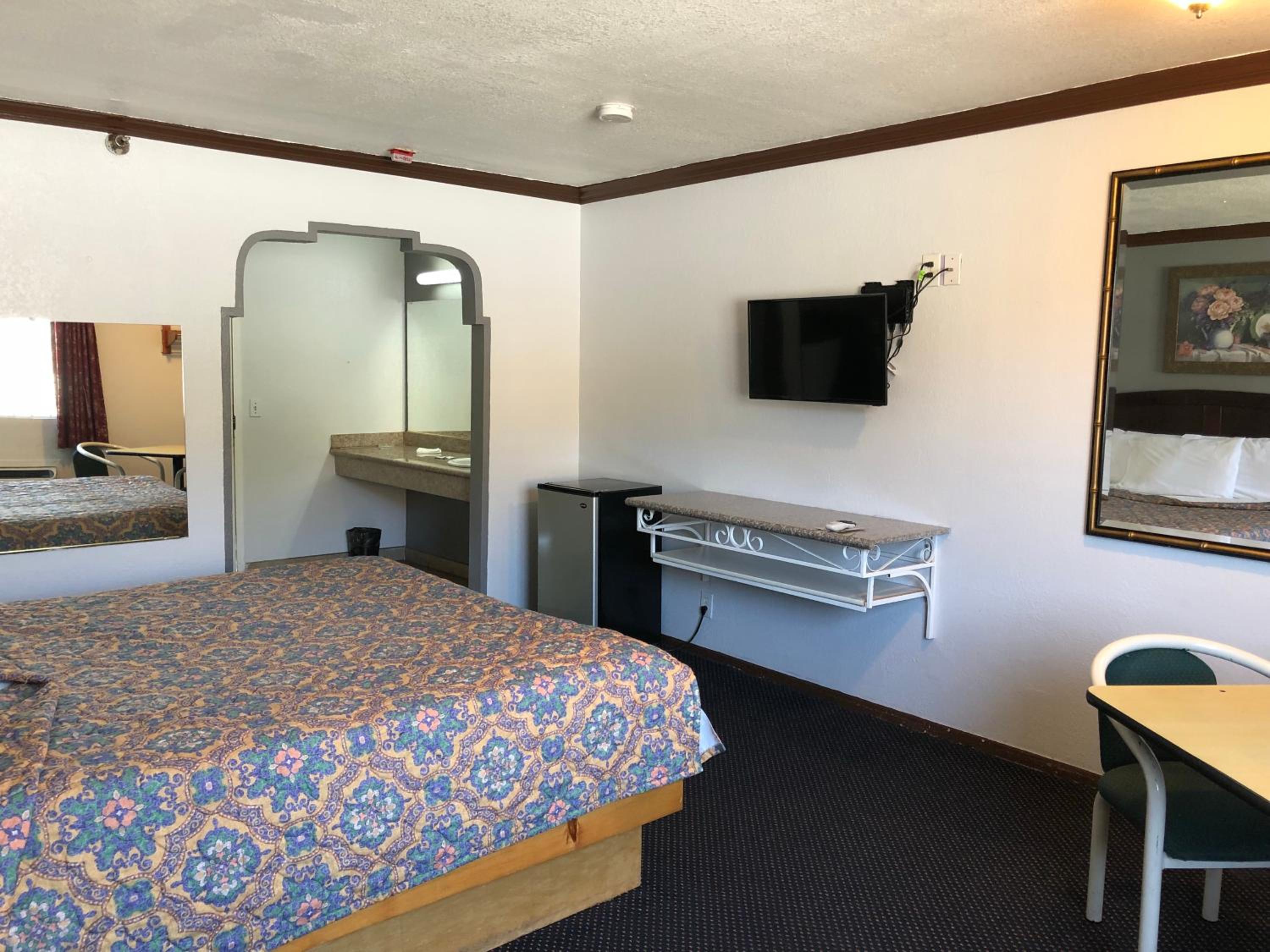 Starlight Inn, Valley Blvd - Downtown LA