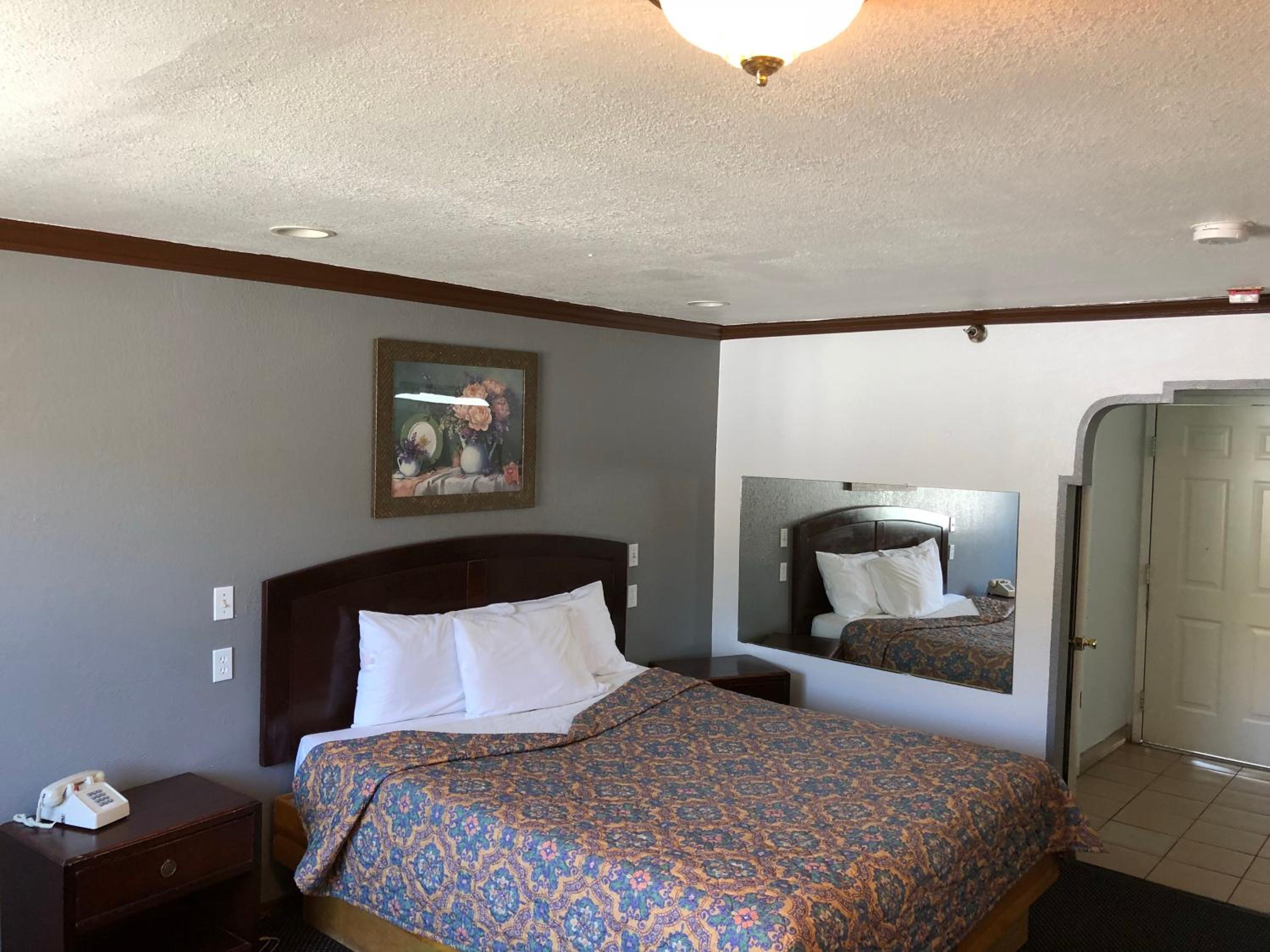Starlight Inn, Valley Blvd - Downtown LA