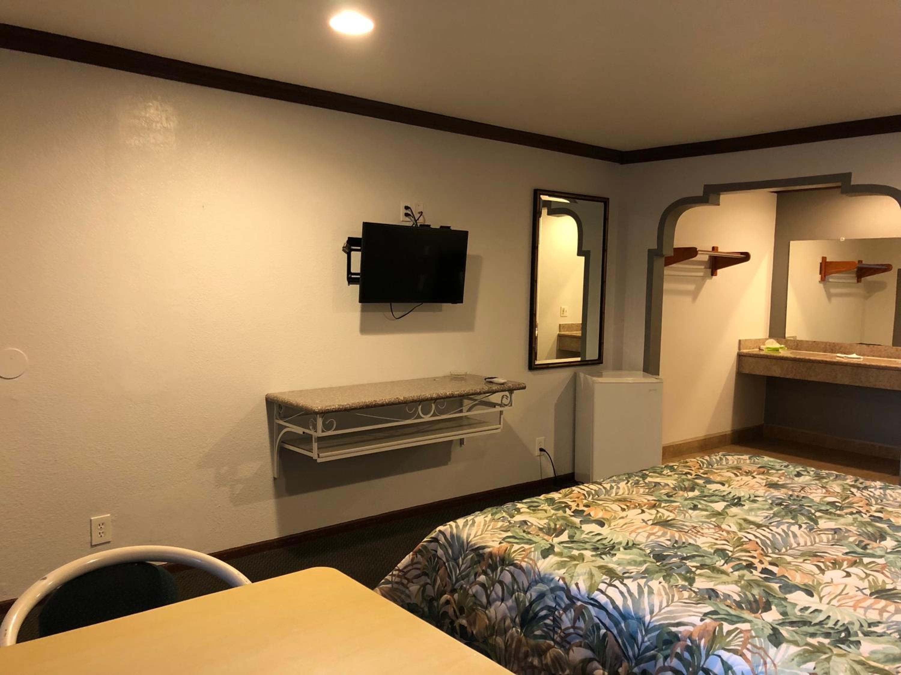 Starlight Inn, Valley Blvd - Downtown LA