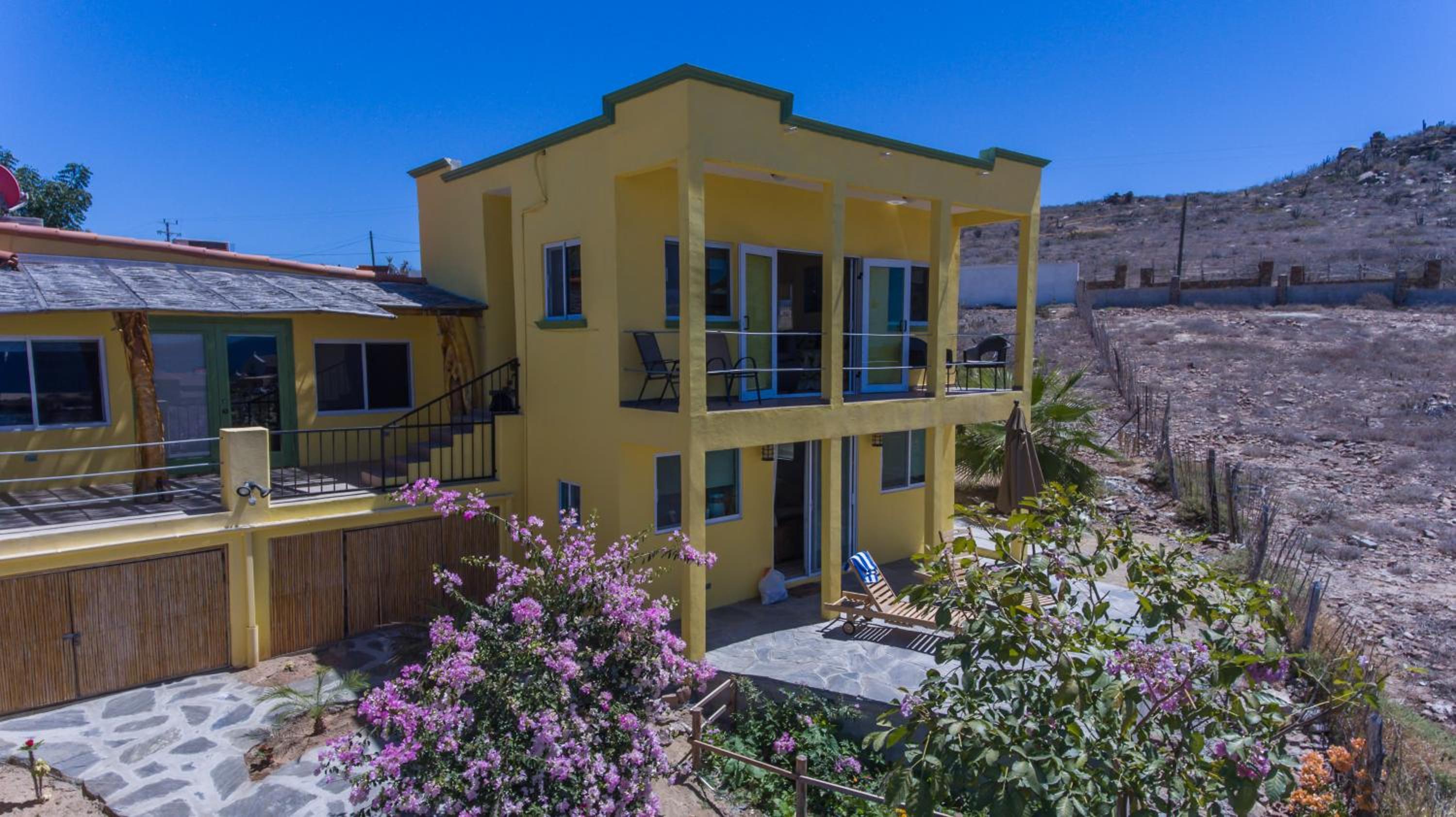 Casa Flores Casitas
