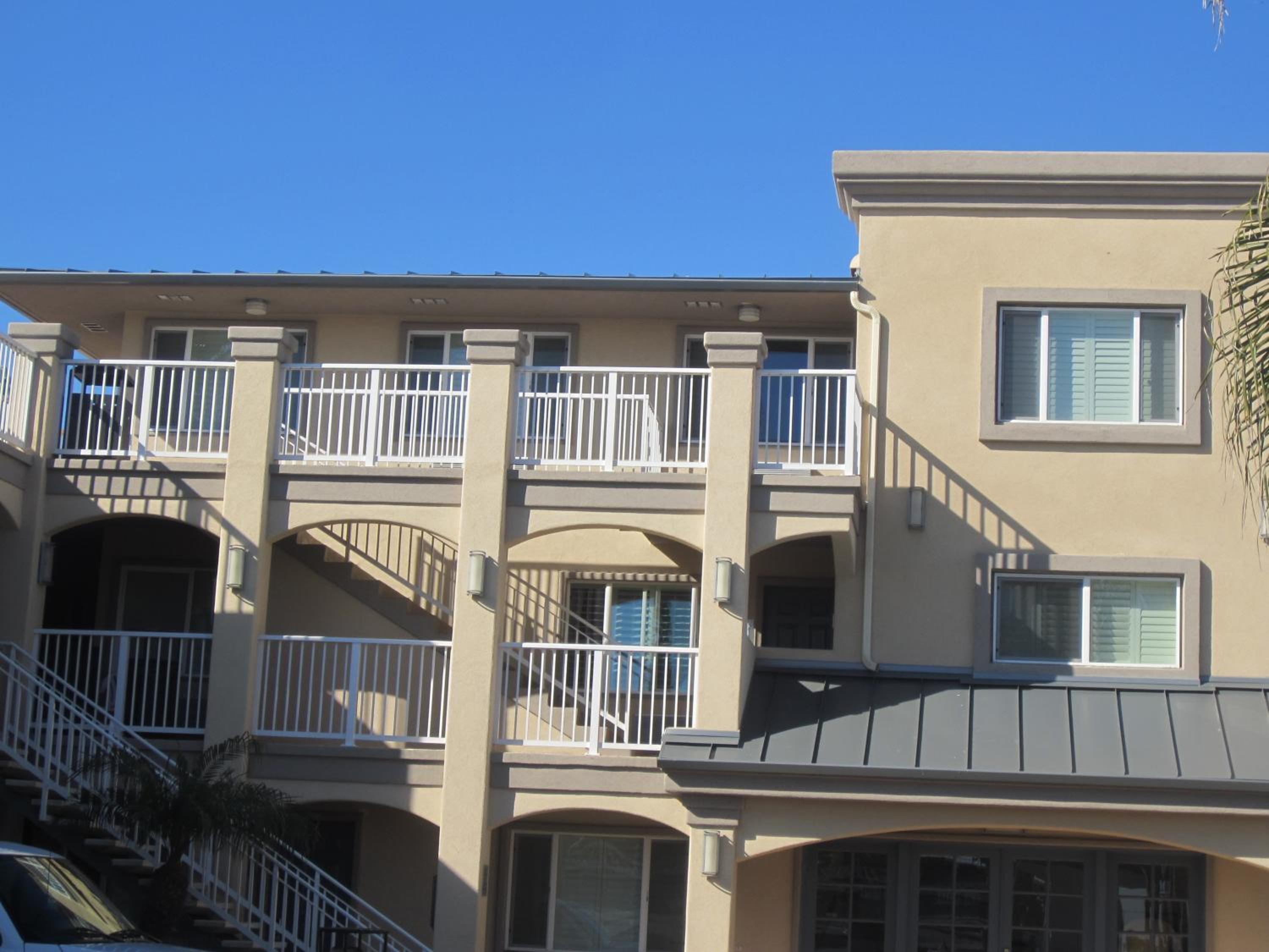 PB Surf Beachside Inn