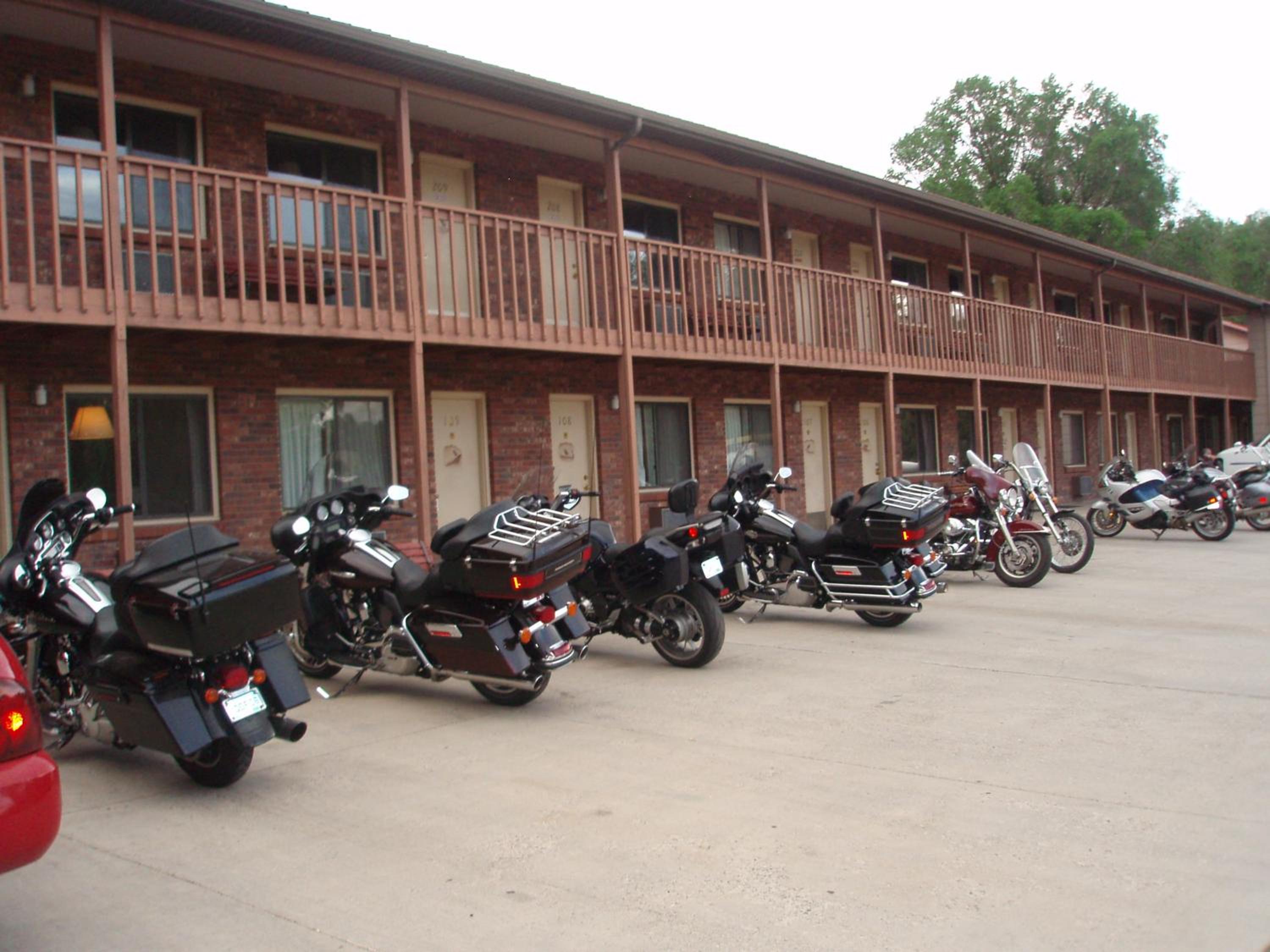 Hotchkiss Inn Motel view 2
