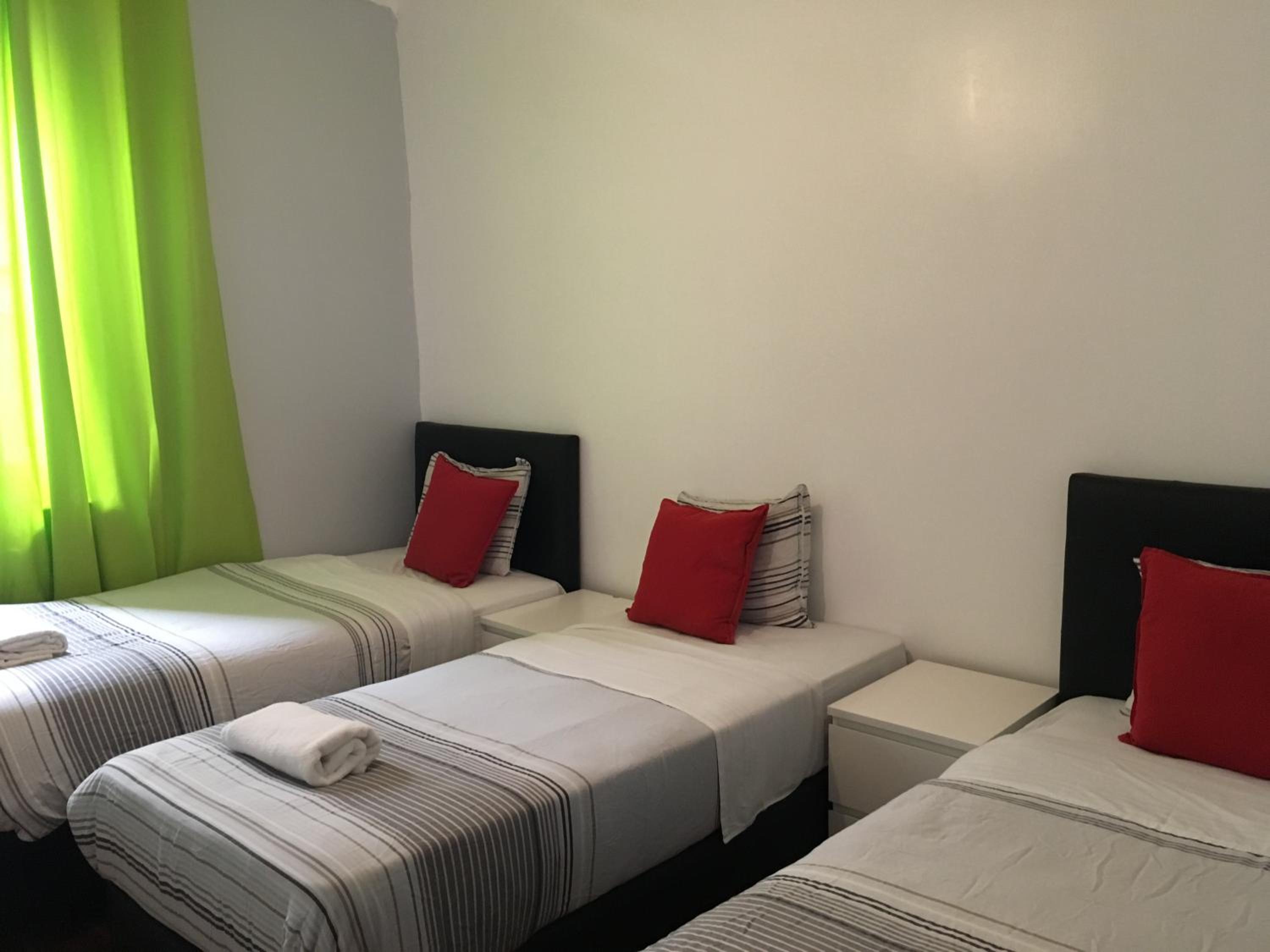 Shangri-La Hostel Anjos