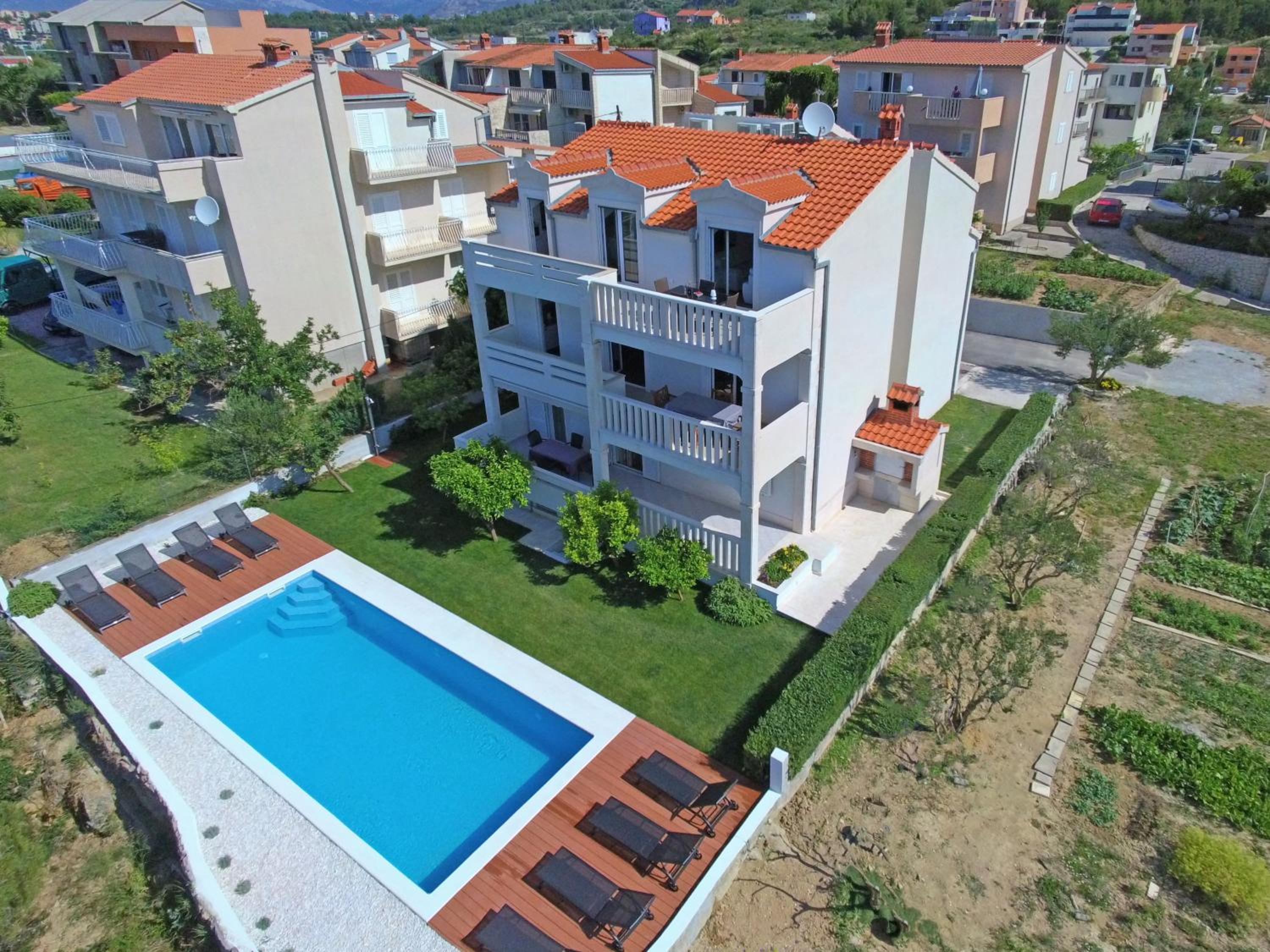 Luxury apartment Frane view 3