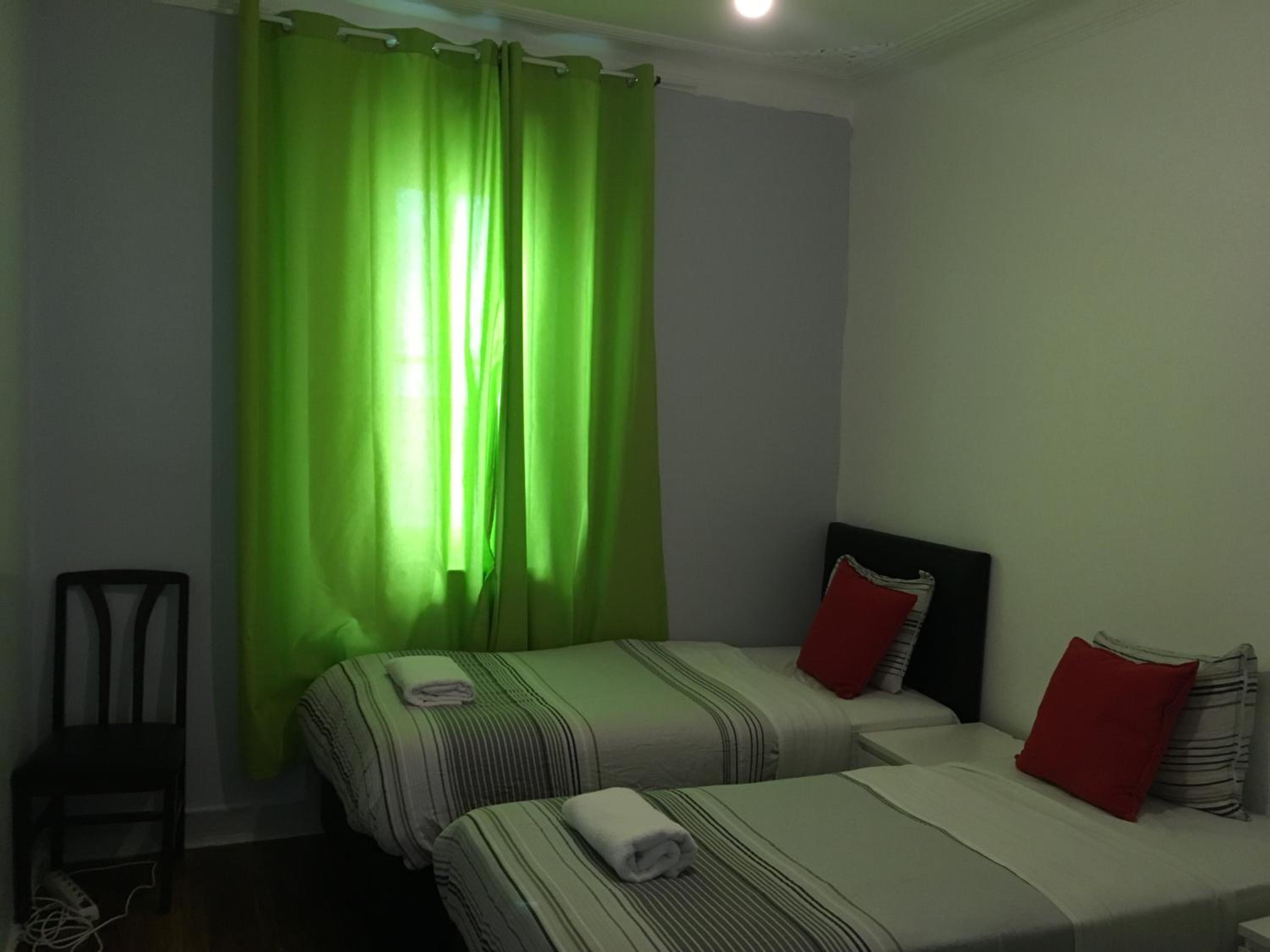 Shangri-La Hostel Anjos