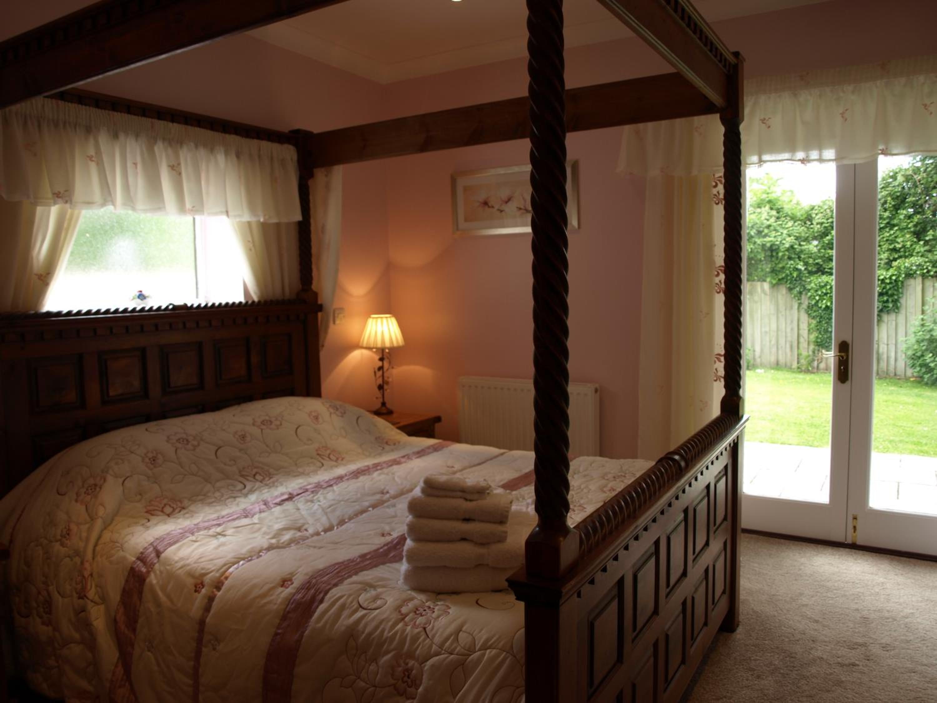 The Barn and Pinn Cottage view 5