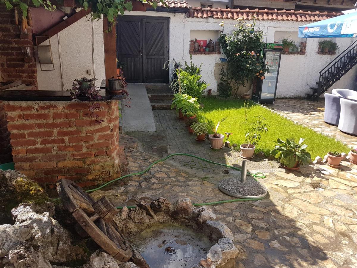 Photo 10
