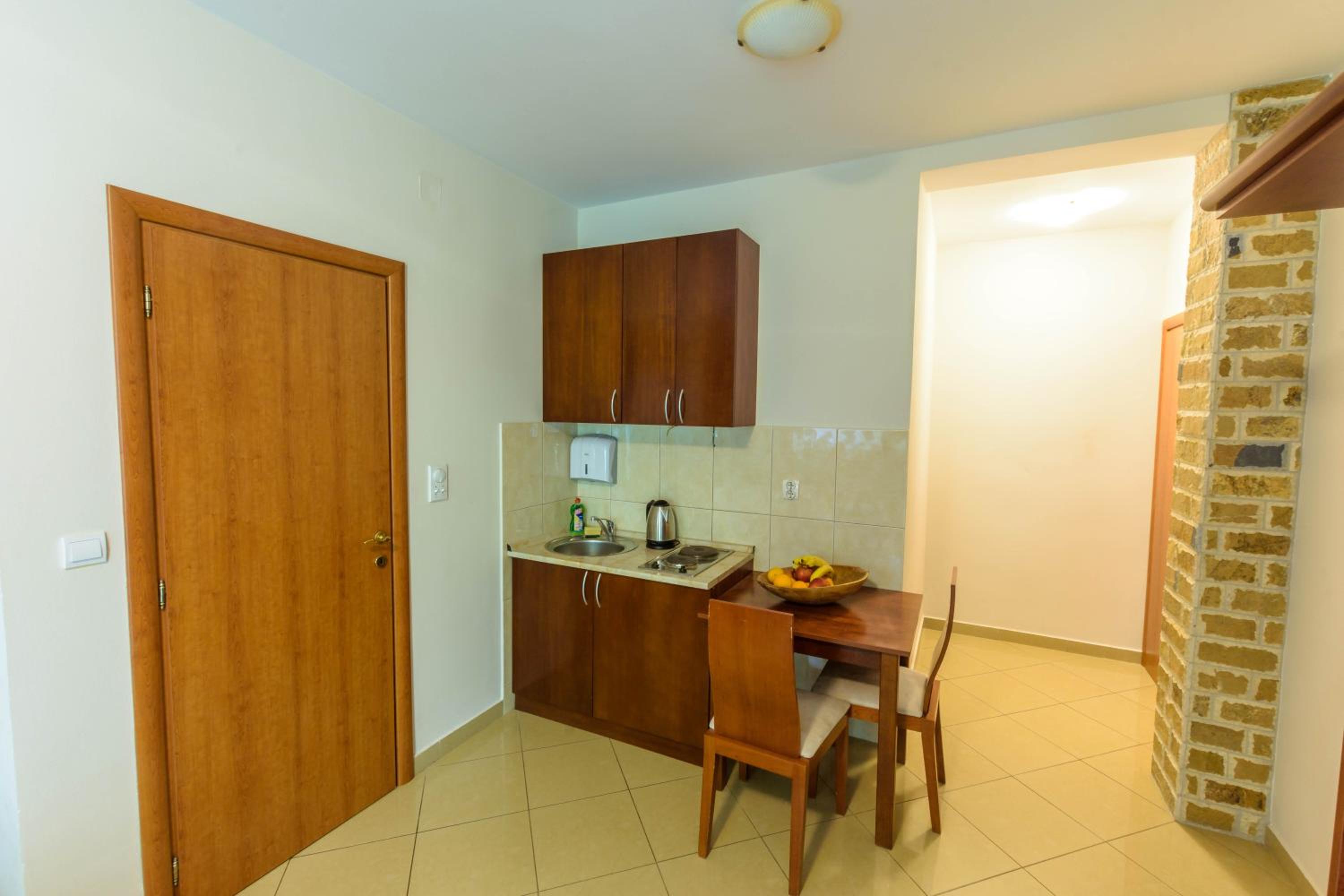 Contessa Apartments view 4