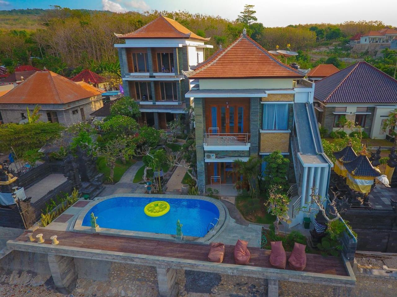 Green Beach Inn