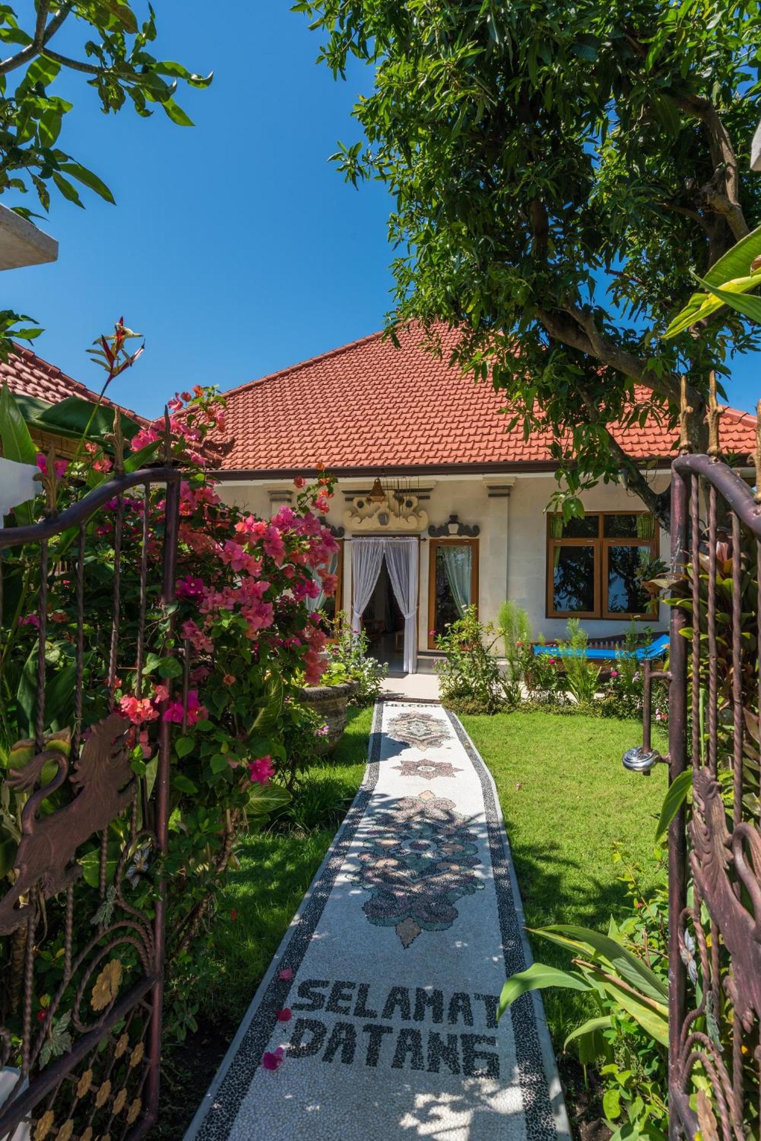 Dennis Holiday Bungalow view 4