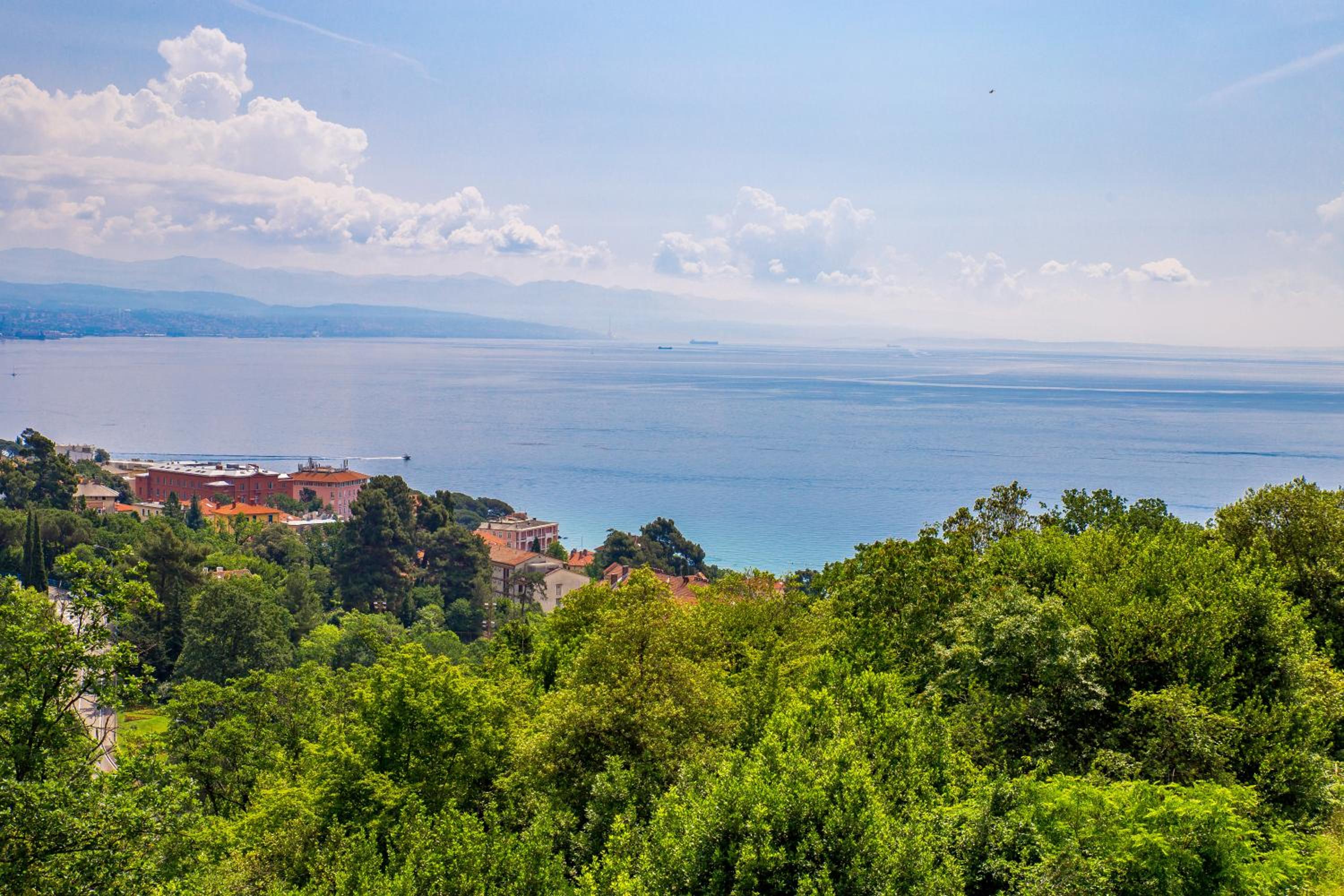 Apartment Maja Opatija with Free Private Parking and Lovely Sea View Terrace